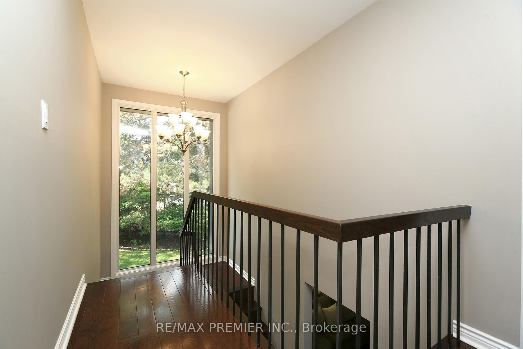 Photo 14 of 70 Captain Rolph Court, Markham, Markham Village — HOMEH
