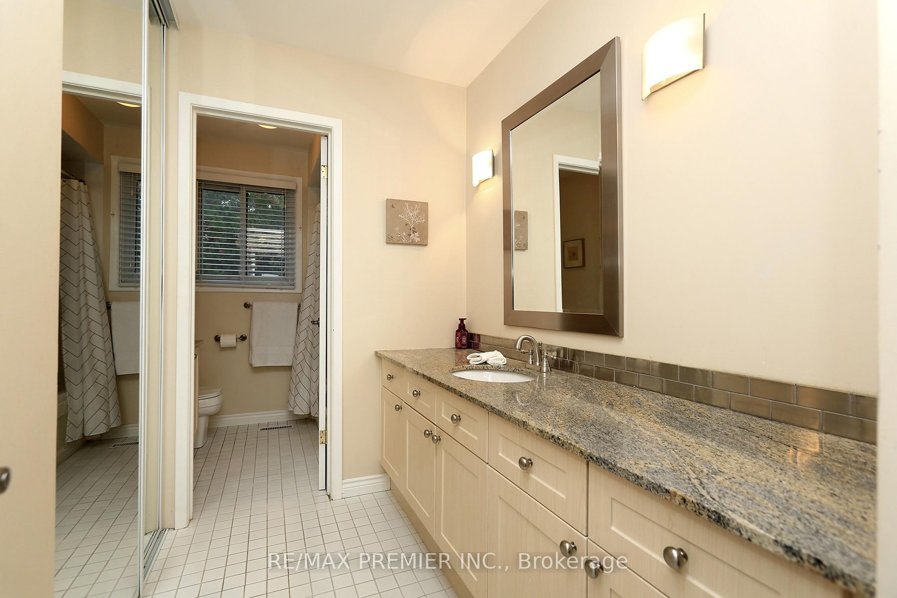 Photo 18 of 70 Captain Rolph Court, Markham, Markham Village — HOMEH