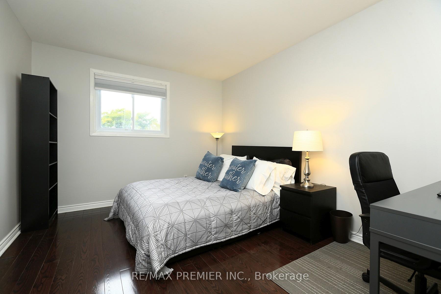 Photo 20 of 70 Captain Rolph Court, Markham, Markham Village — HOMEH