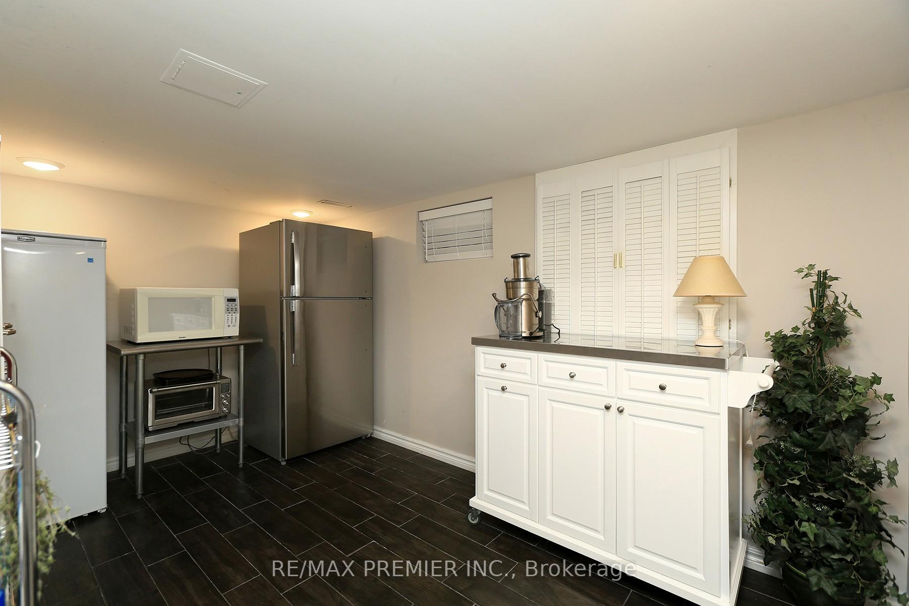 Photo 28 of 70 Captain Rolph Court, Markham, Markham Village — HOMEH