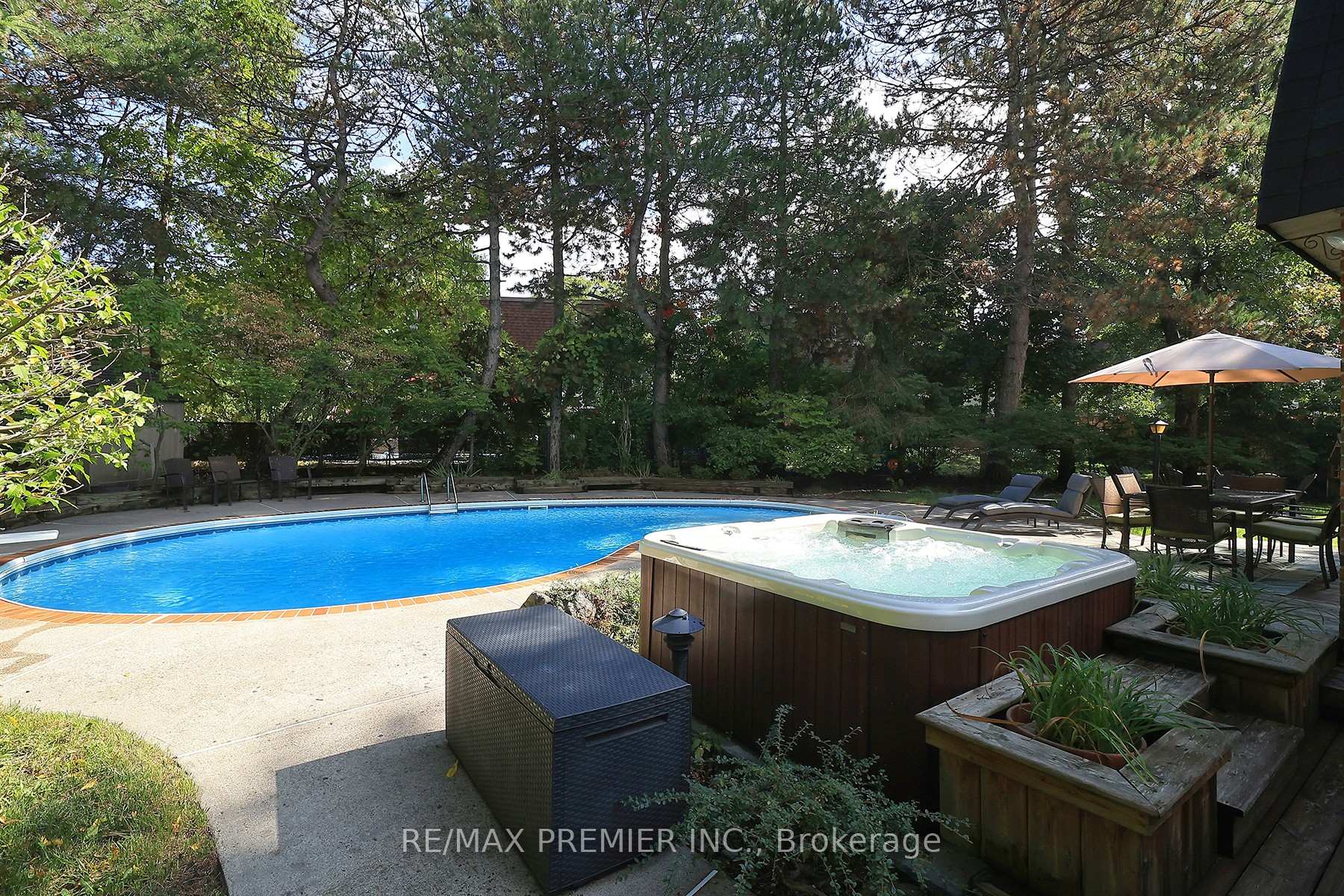 Photo 32 of 70 Captain Rolph Court, Markham, Markham Village — HOMEH
