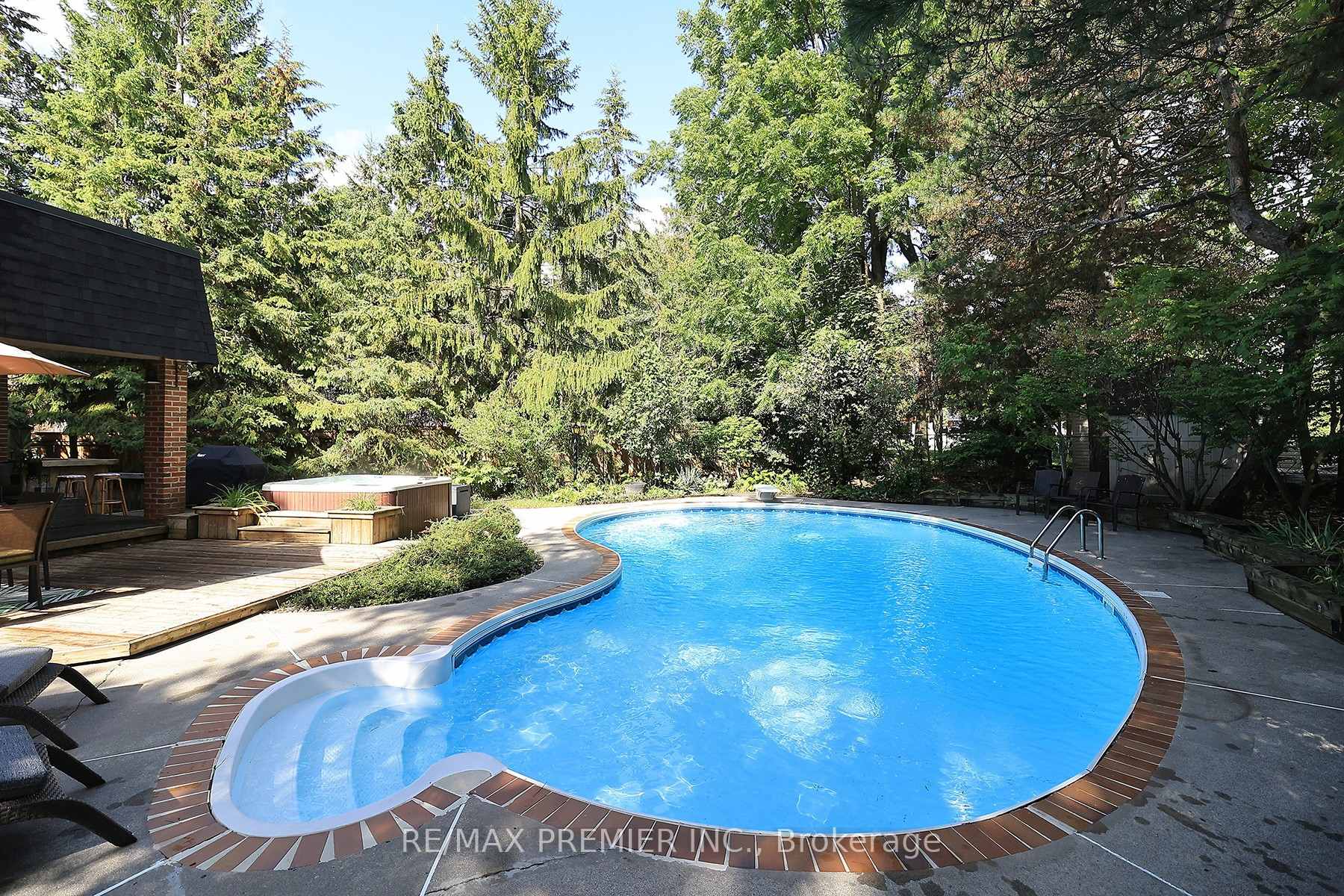Photo 34 of 70 Captain Rolph Court, Markham, Markham Village — HOMEH
