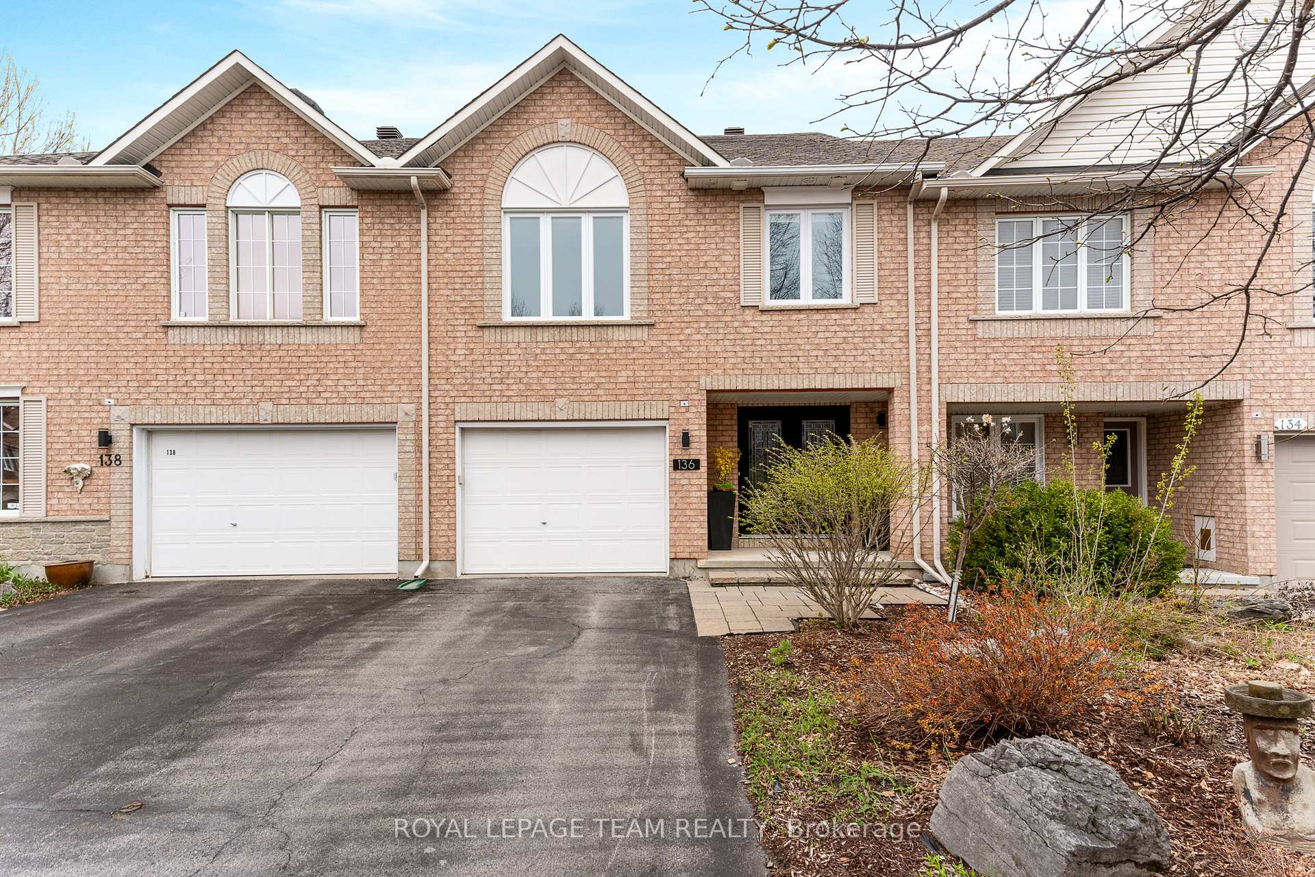Front of 136 Macassa Circle