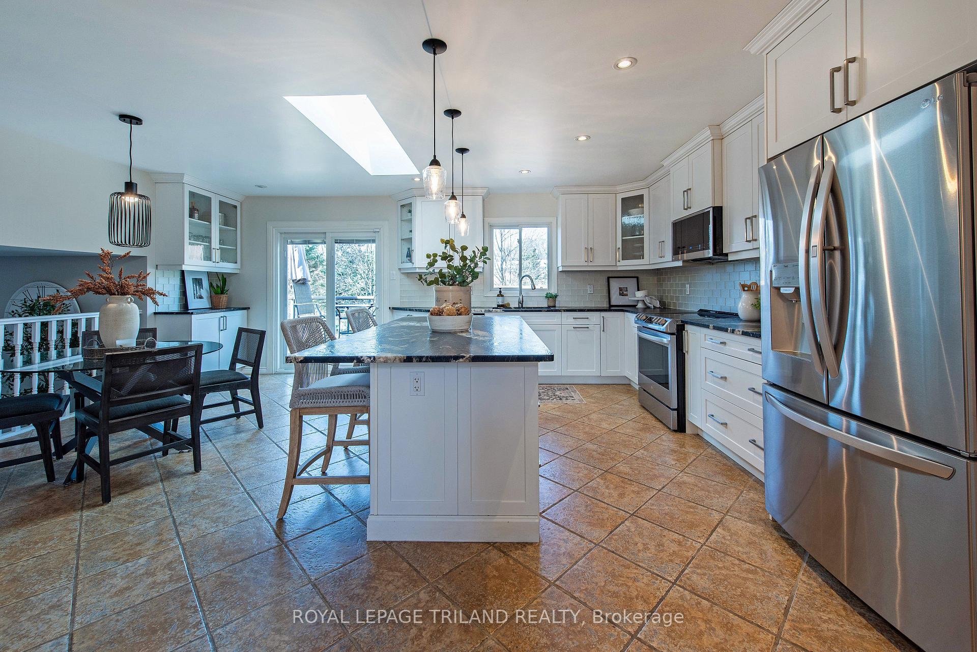 Photo 6 of 78 Birchcrest Drive, Middlesex Centre, Kilworth — HOMEH