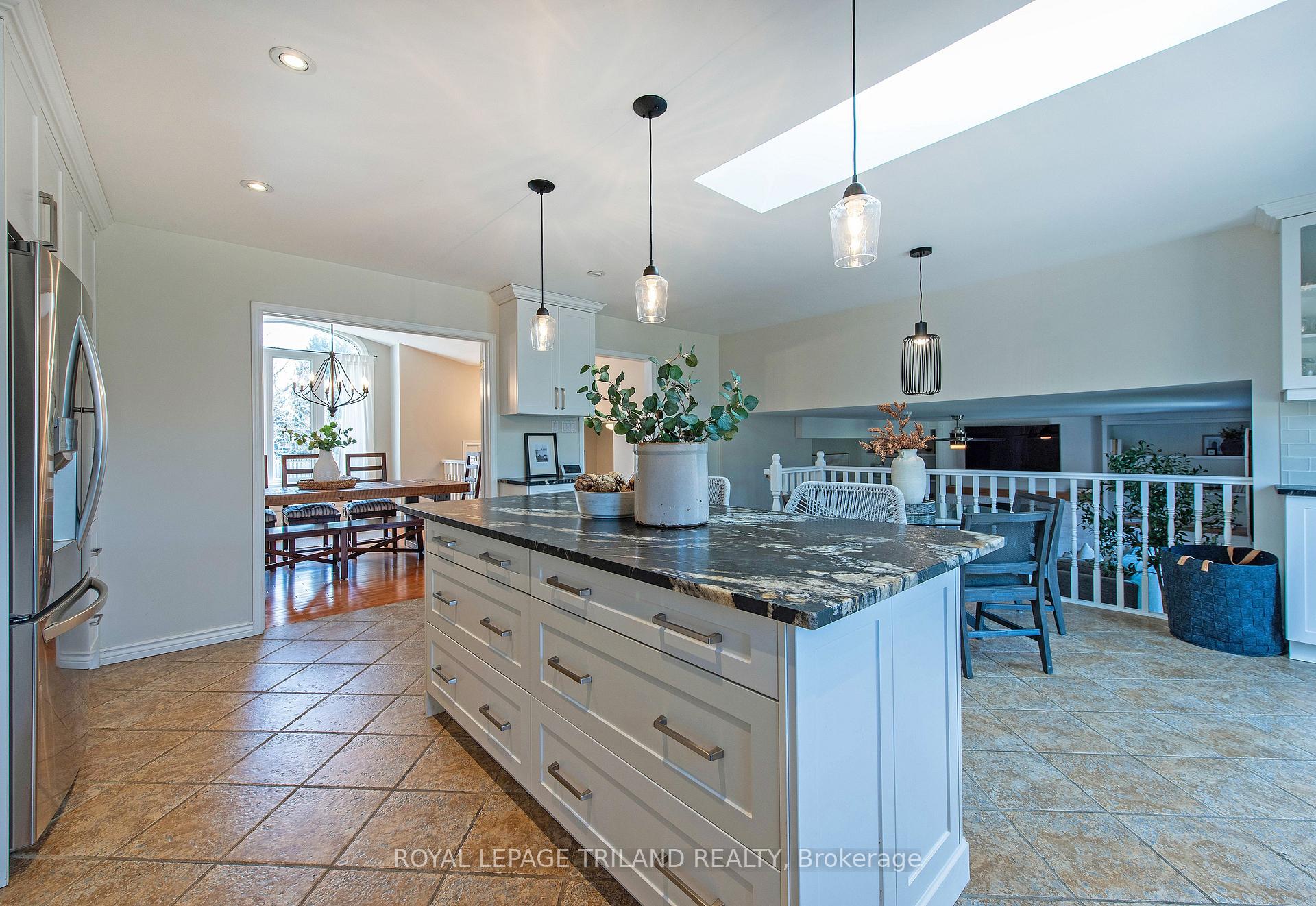 Photo 7 of 78 Birchcrest Drive, Middlesex Centre, Kilworth — HOMEH