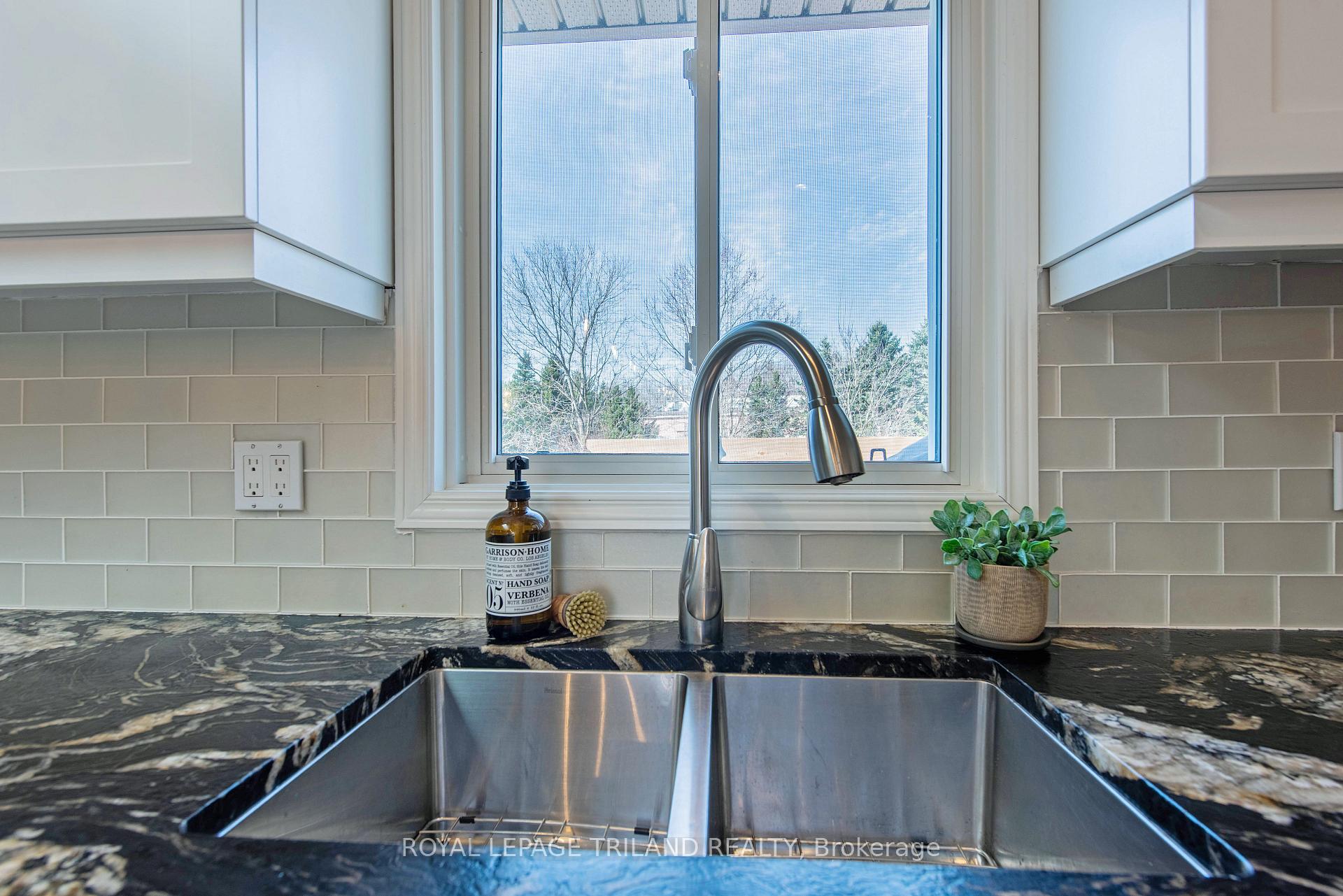 Photo 8 of 78 Birchcrest Drive, Middlesex Centre, Kilworth — HOMEH