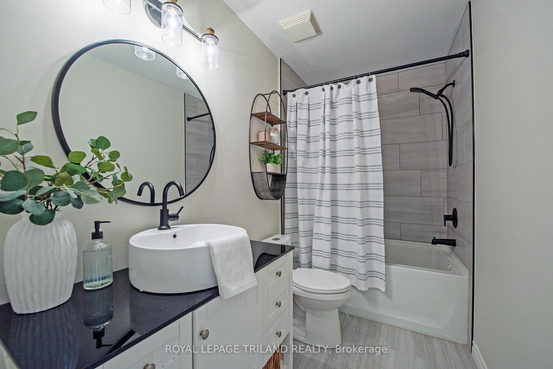 Photo 24 of 78 Birchcrest Drive, Middlesex Centre, Kilworth — HOMEH