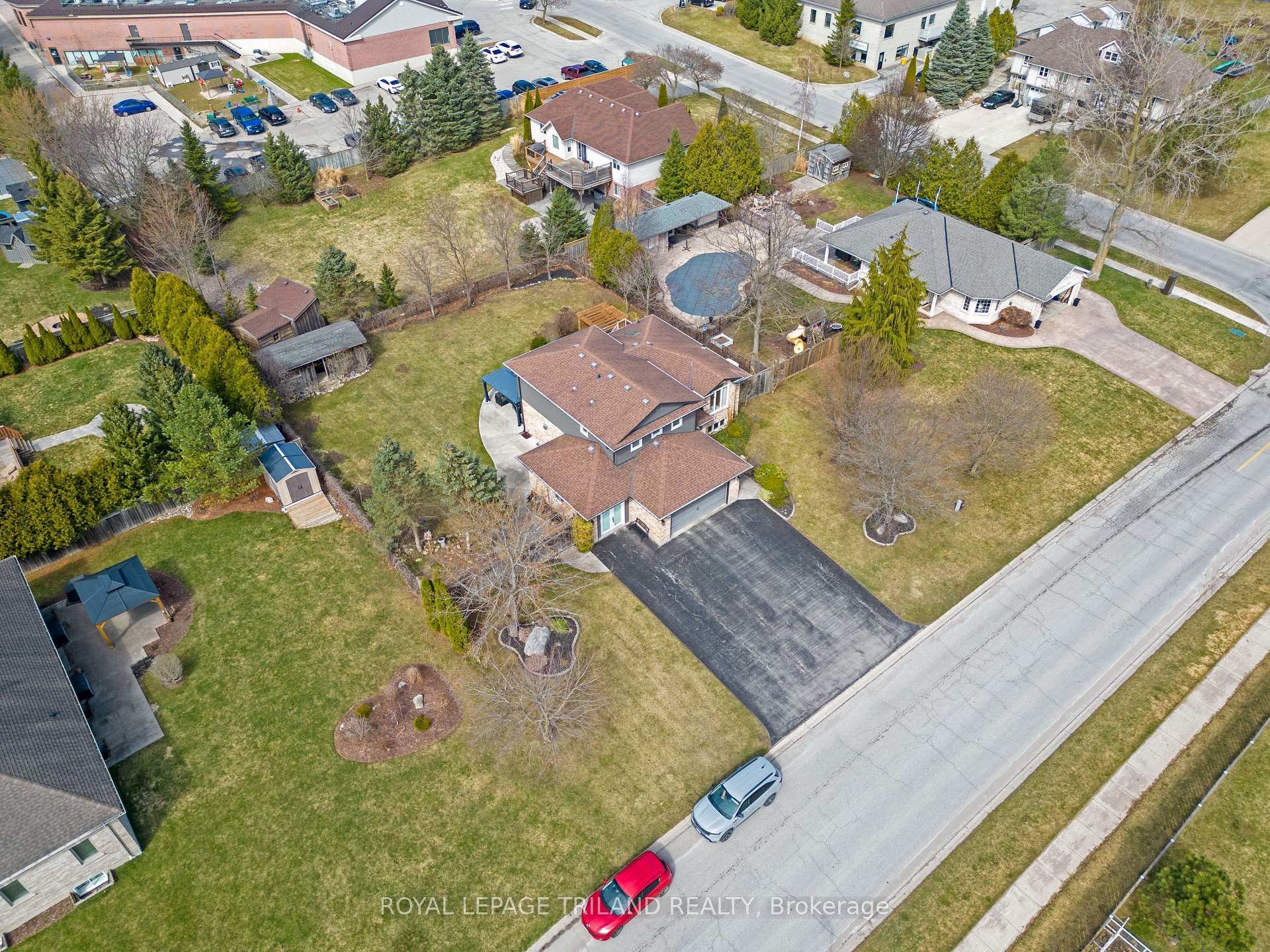 Photo 49 of 78 Birchcrest Drive, Middlesex Centre, Kilworth — HOMEH