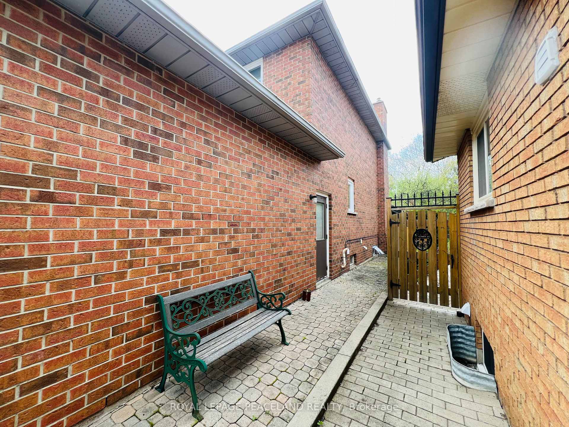 Photo 2 of Unit Basement, 22 Latorre Court, Hamilton, Crerar — HOMEH