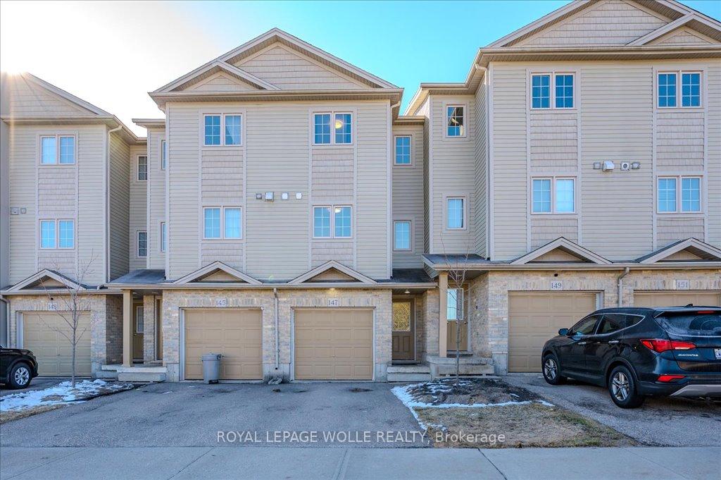 Photo 3 of 147 Highland Crescent, Kitchener — HOMEH