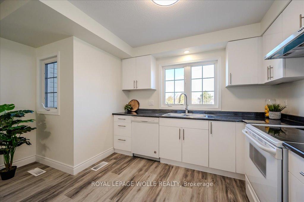 Photo 16 of 147 Highland Crescent, Kitchener — HOMEH