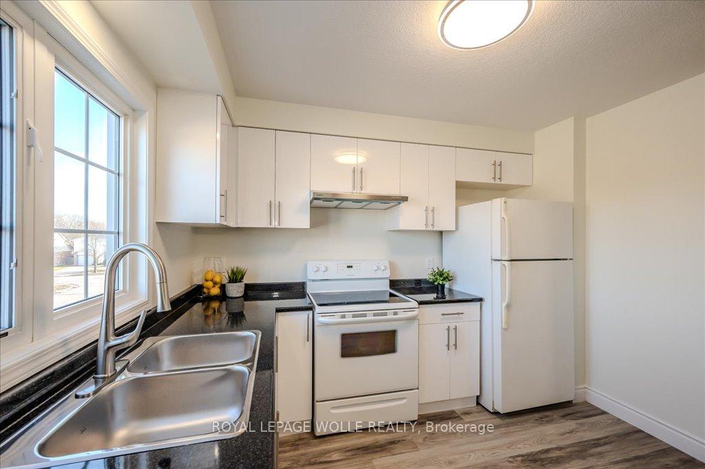 Photo 18 of 147 Highland Crescent, Kitchener — HOMEH
