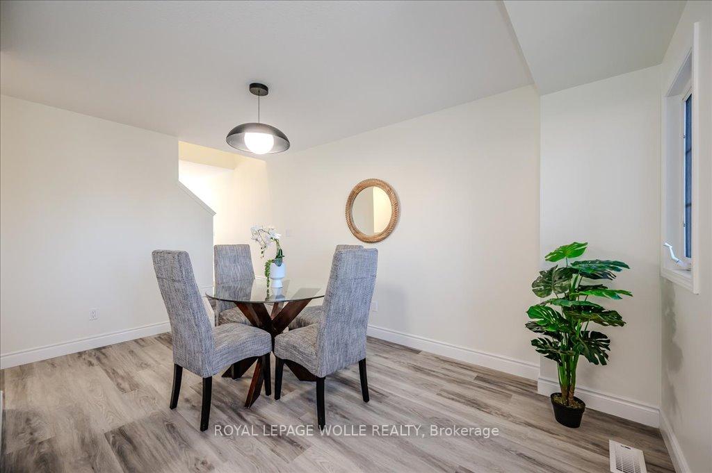 Photo 19 of 147 Highland Crescent, Kitchener — HOMEH