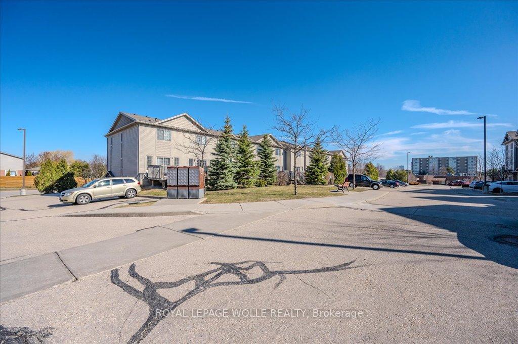 Photo 38 of 147 Highland Crescent, Kitchener — HOMEH