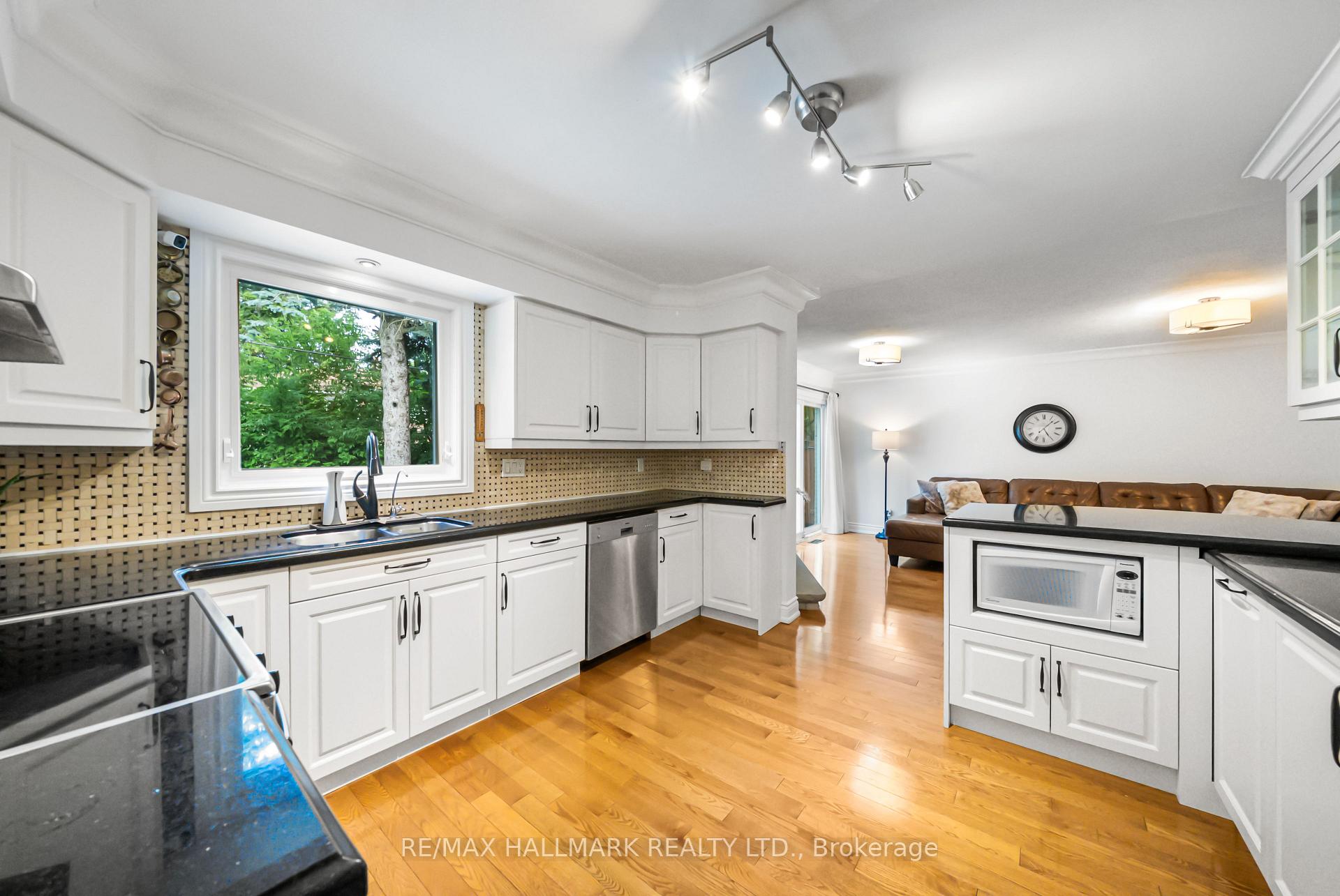 Photo 14 of 58 Silver Aspen Drive, Markham, Royal Orchard — HOMEH