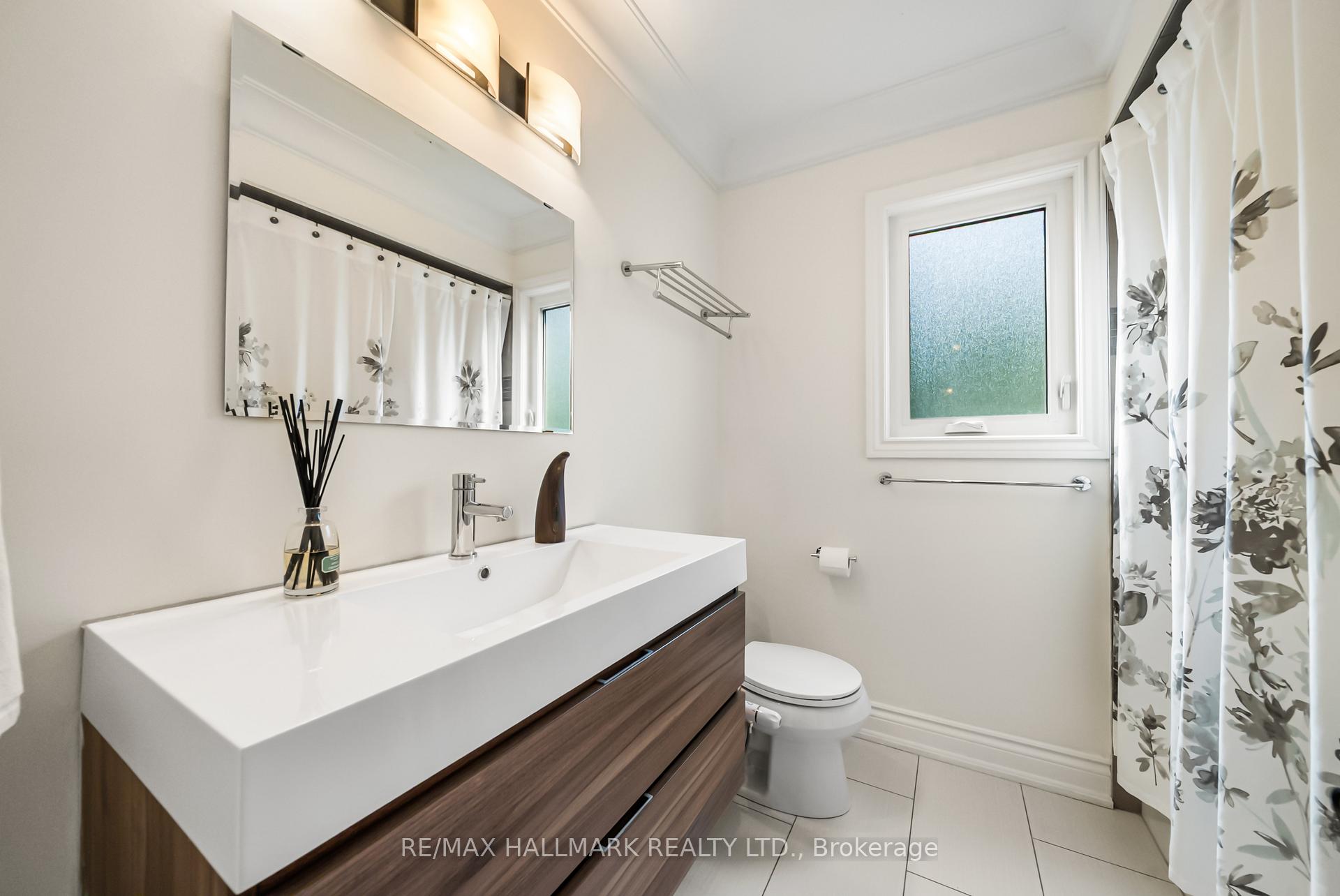 Photo 33 of 58 Silver Aspen Drive, Markham, Royal Orchard — HOMEH