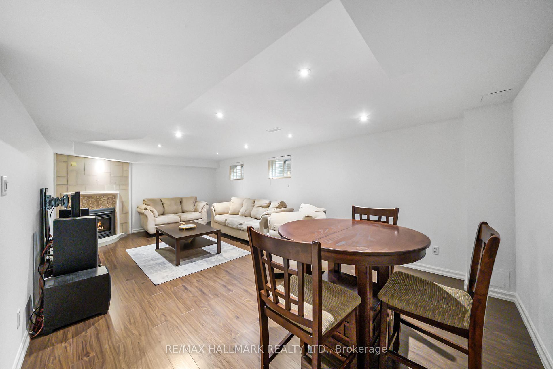 Photo 38 of 58 Silver Aspen Drive, Markham, Royal Orchard — HOMEH