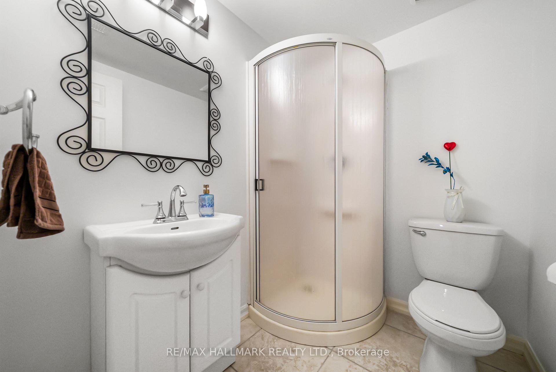 Photo 39 of 58 Silver Aspen Drive, Markham, Royal Orchard — HOMEH