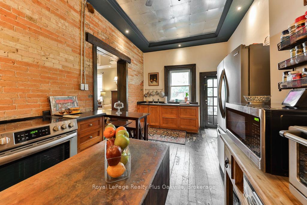 Photo 15 of 14 Hatt Street, Hamilton, Dundas — HOMEH
