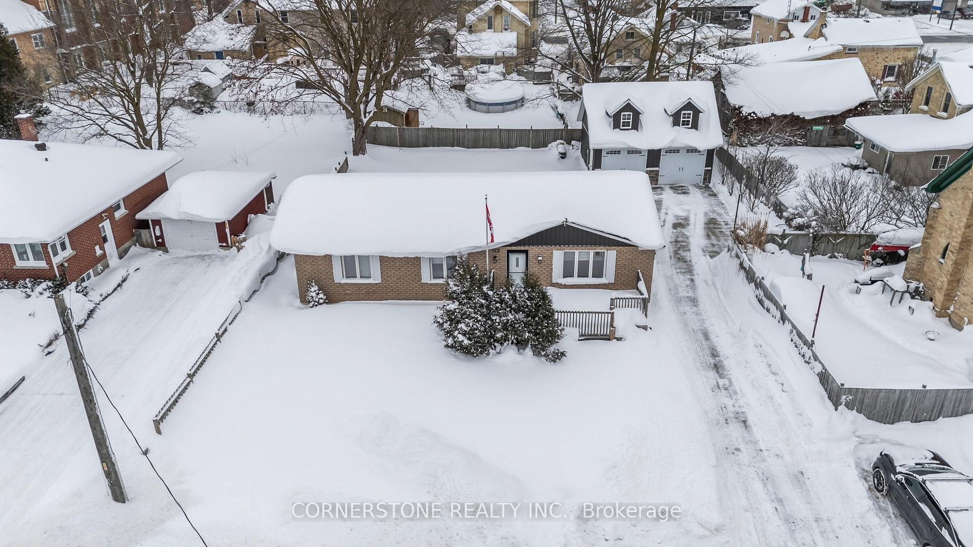 Photo 3 of 122 Queen Street S, Minto — HOMEH
