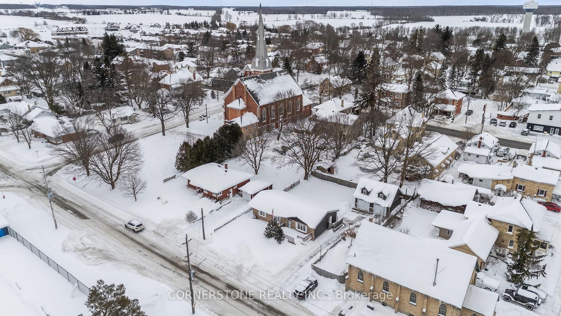 Photo 5 of 122 Queen Street S, Minto — HOMEH