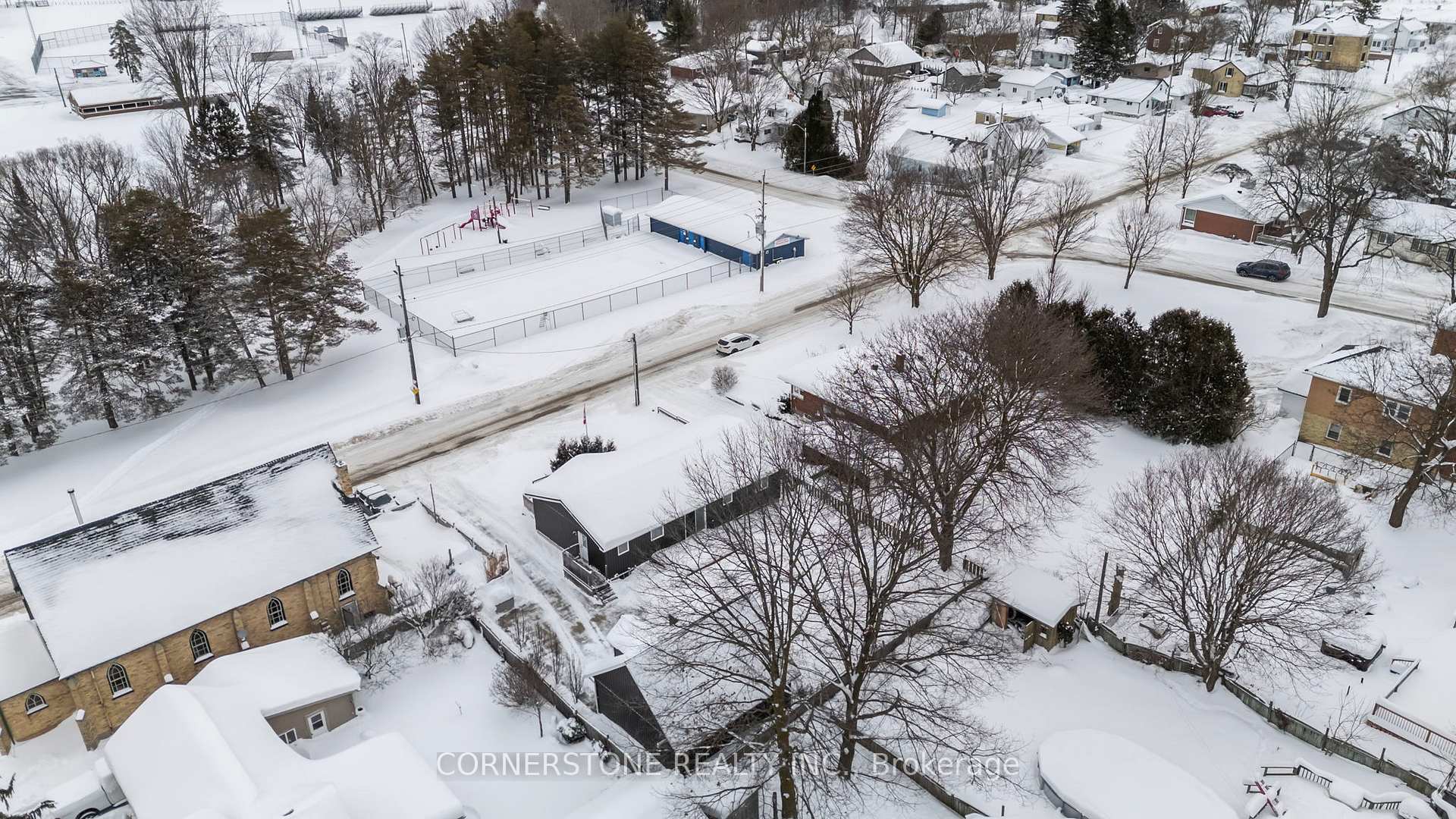 Photo 7 of 122 Queen Street S, Minto — HOMEH
