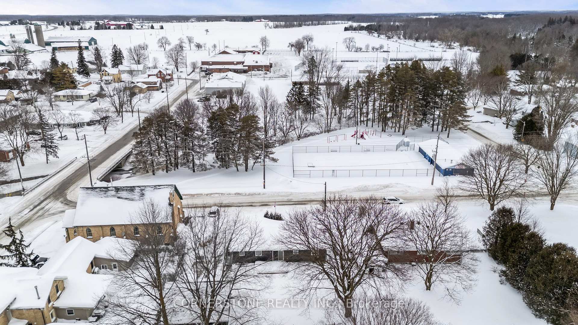 Photo 9 of 122 Queen Street S, Minto — HOMEH