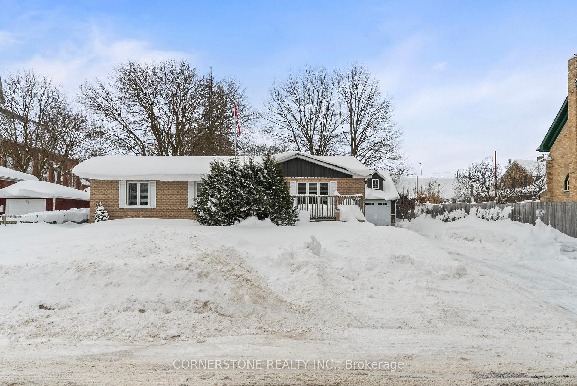 Photo 10 of 122 Queen Street S, Minto — HOMEH