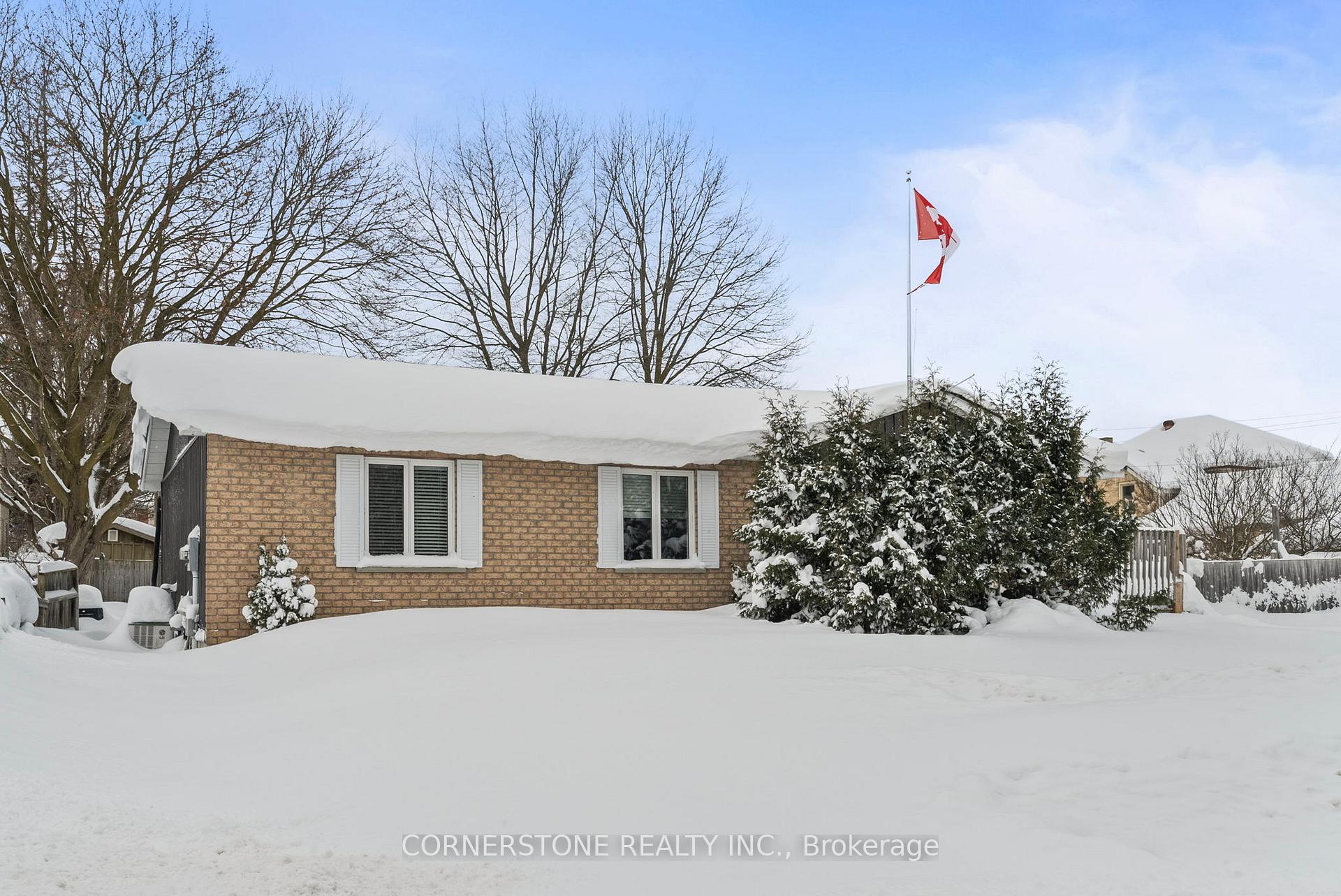 Photo 12 of 122 Queen Street S, Minto — HOMEH