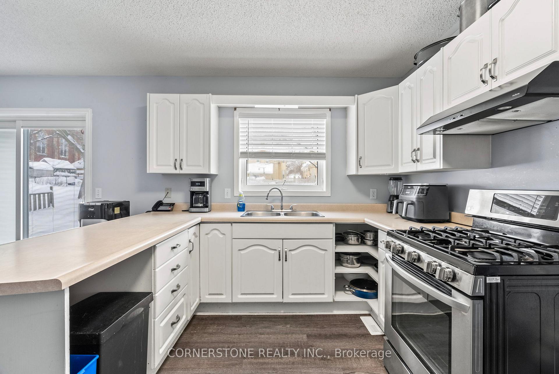 Photo 19 of 122 Queen Street S, Minto — HOMEH