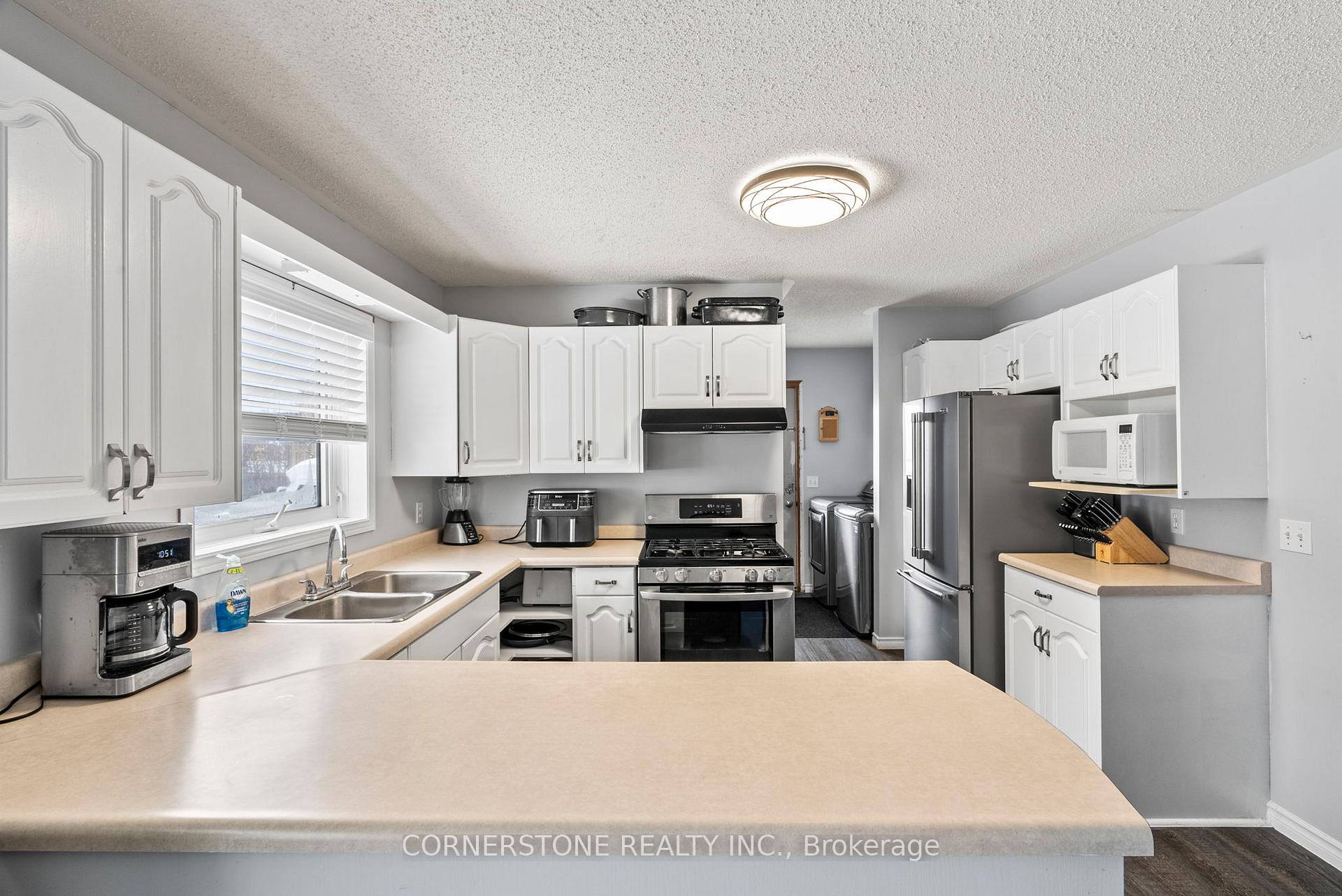 Photo 21 of 122 Queen Street S, Minto — HOMEH