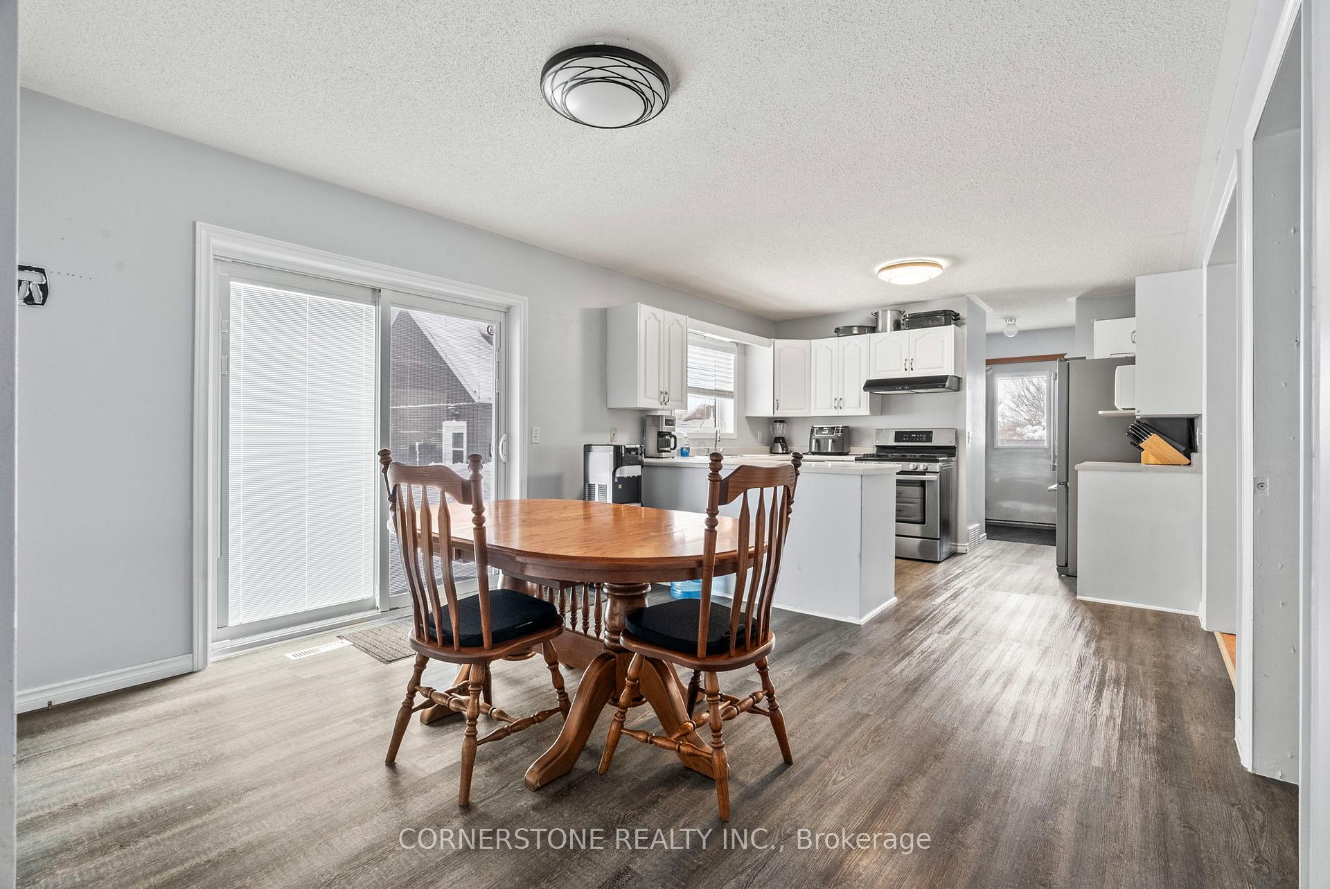 Photo 22 of 122 Queen Street S, Minto — HOMEH
