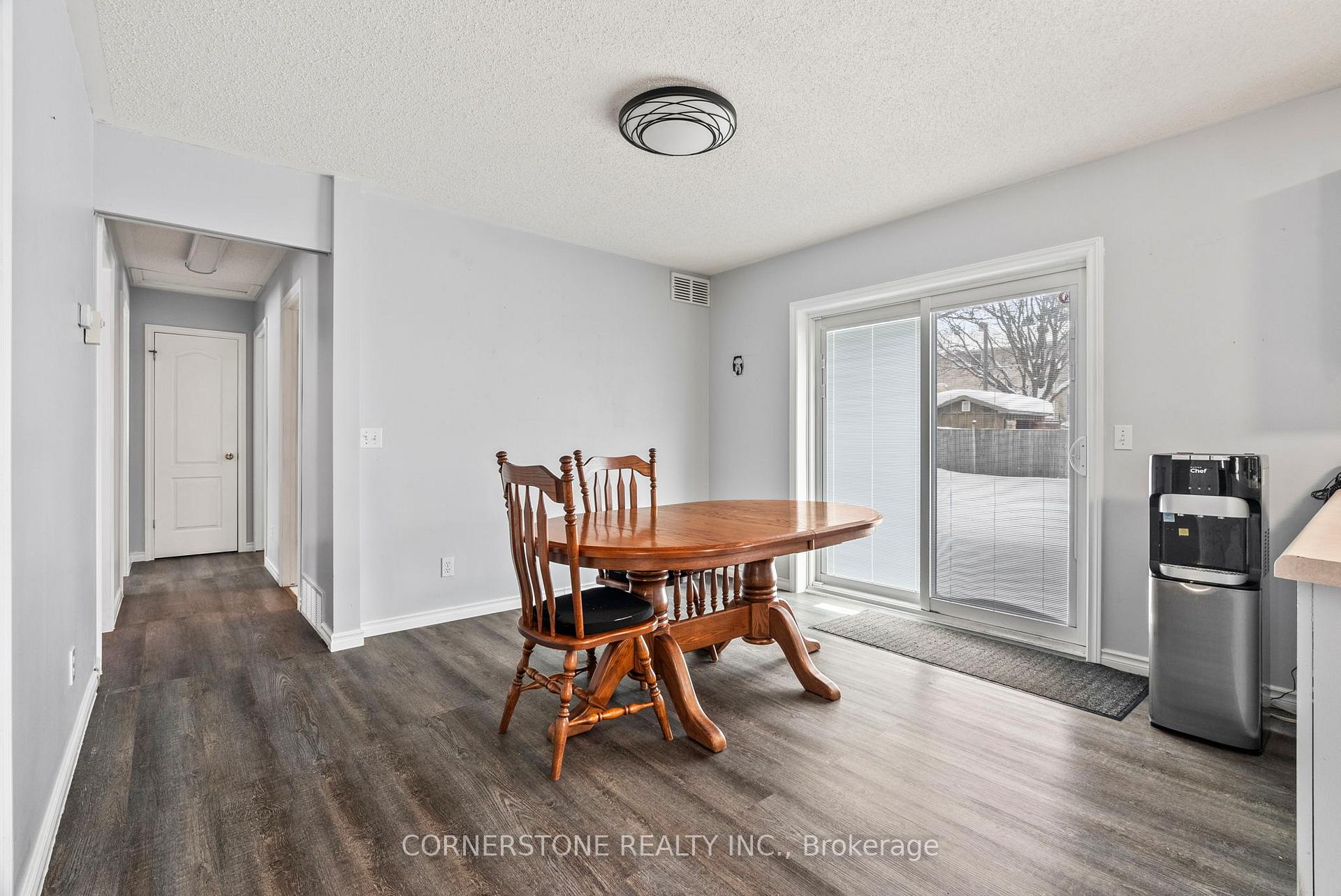 Photo 23 of 122 Queen Street S, Minto — HOMEH