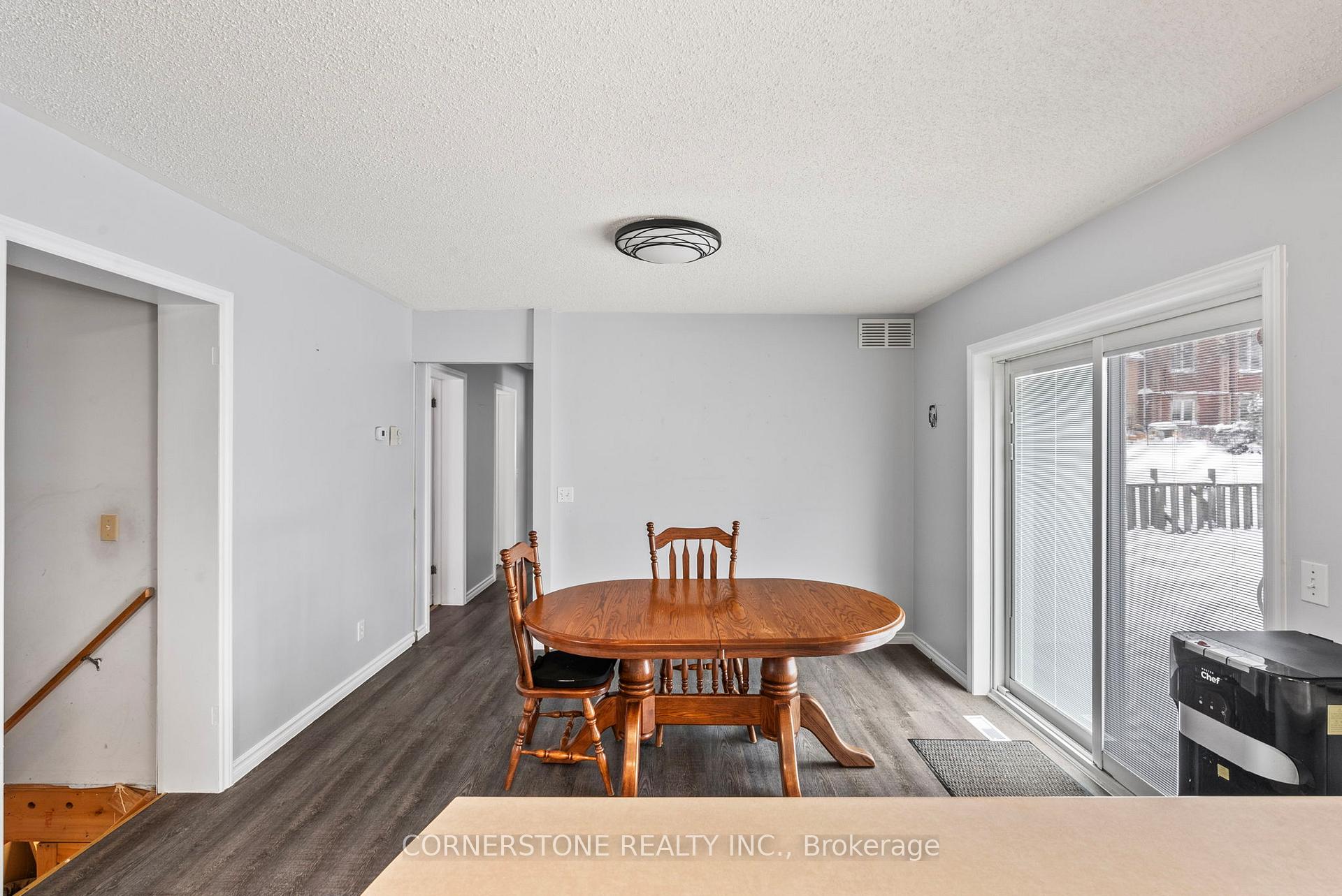 Photo 24 of 122 Queen Street S, Minto — HOMEH