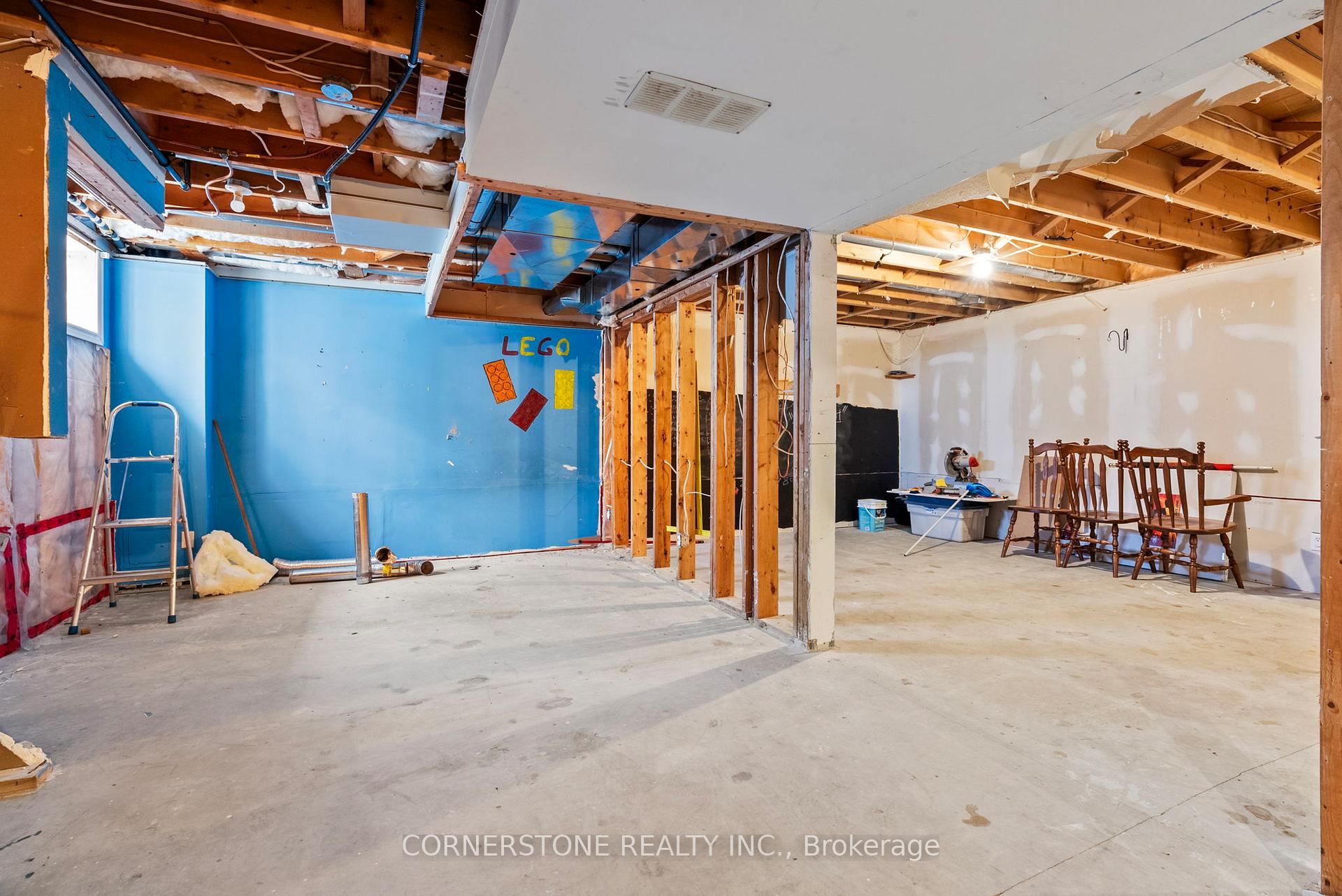 Photo 32 of 122 Queen Street S, Minto — HOMEH