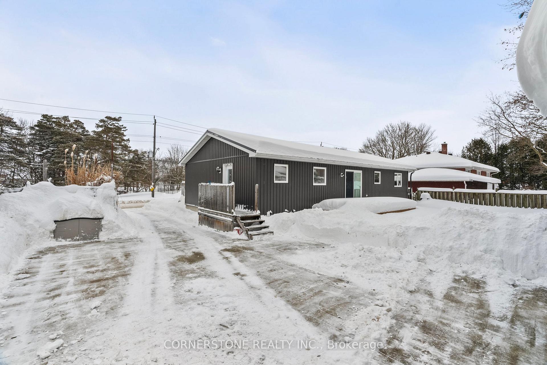 Photo 36 of 122 Queen Street S, Minto — HOMEH