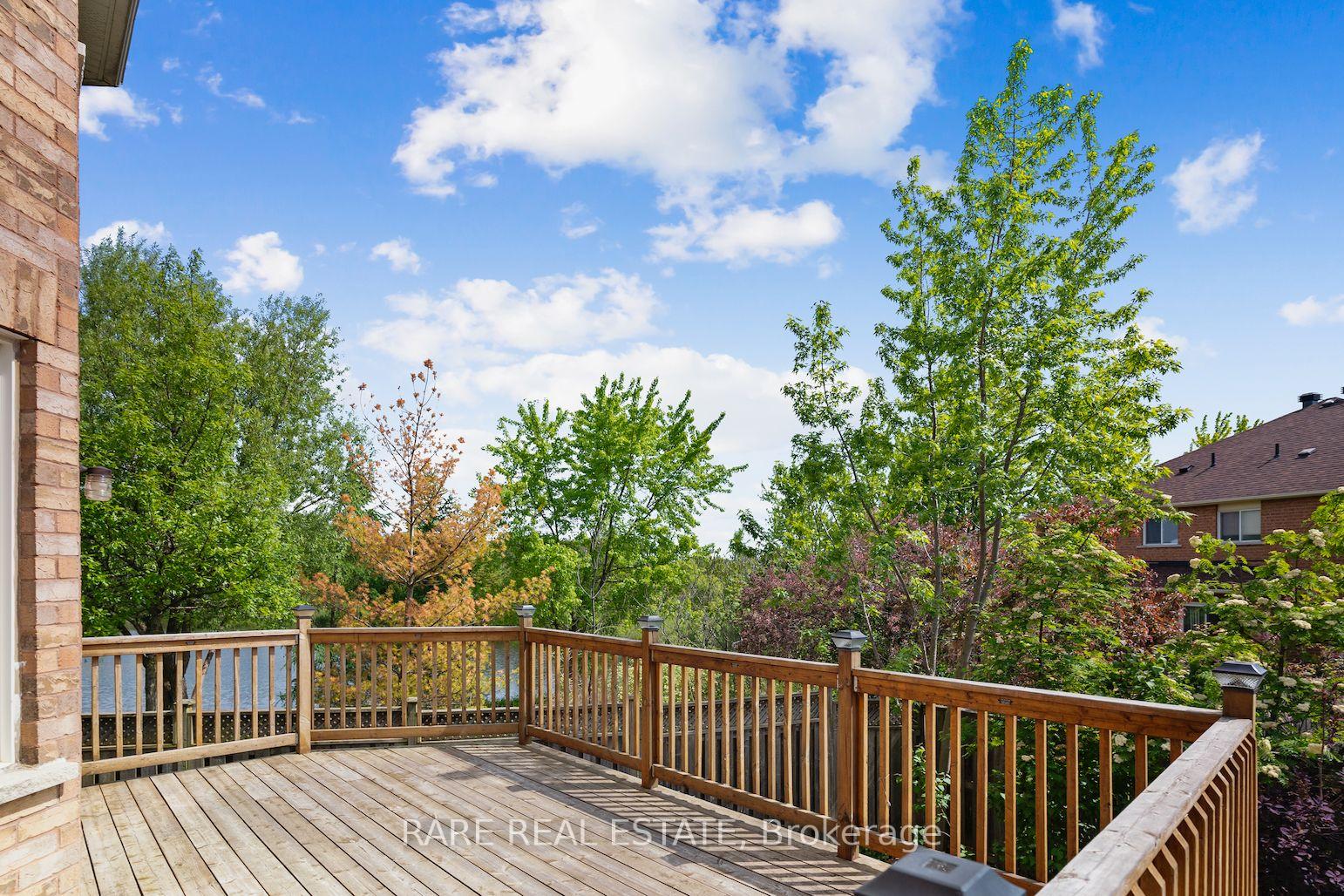 Photo 2 of 295 Stonebridge Drive, Markham, Berczy — HOMEH