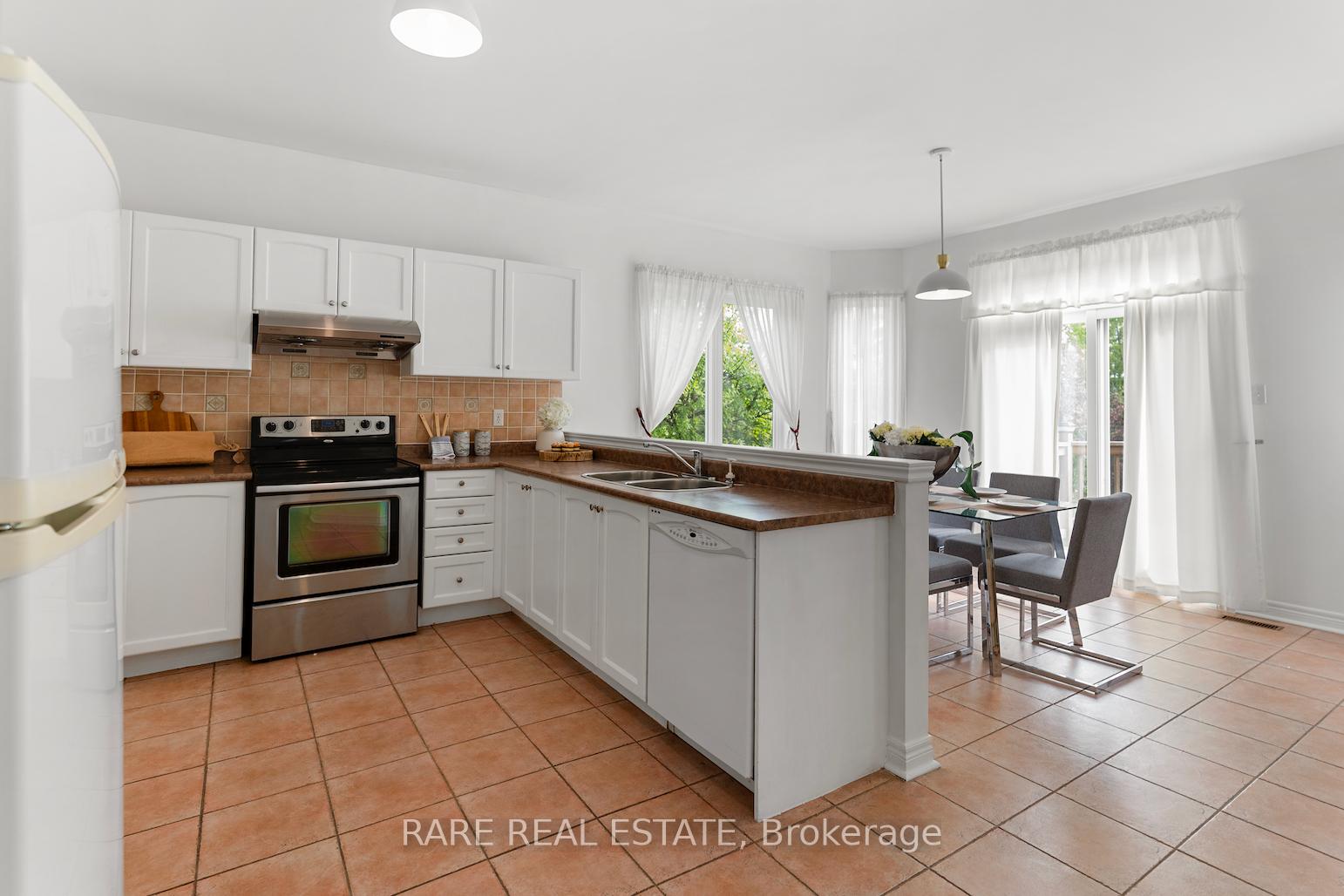 Photo 11 of 295 Stonebridge Drive, Markham, Berczy — HOMEH