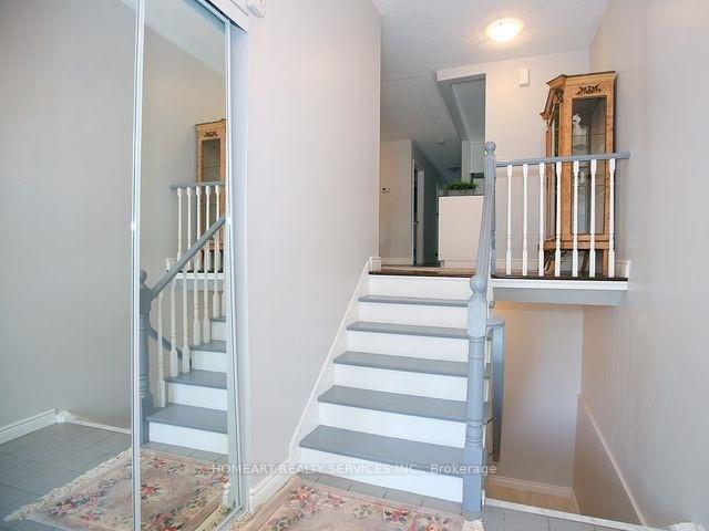 Photo 2 of 69 Chant Crescent, Markham, Unionville — HOMEH