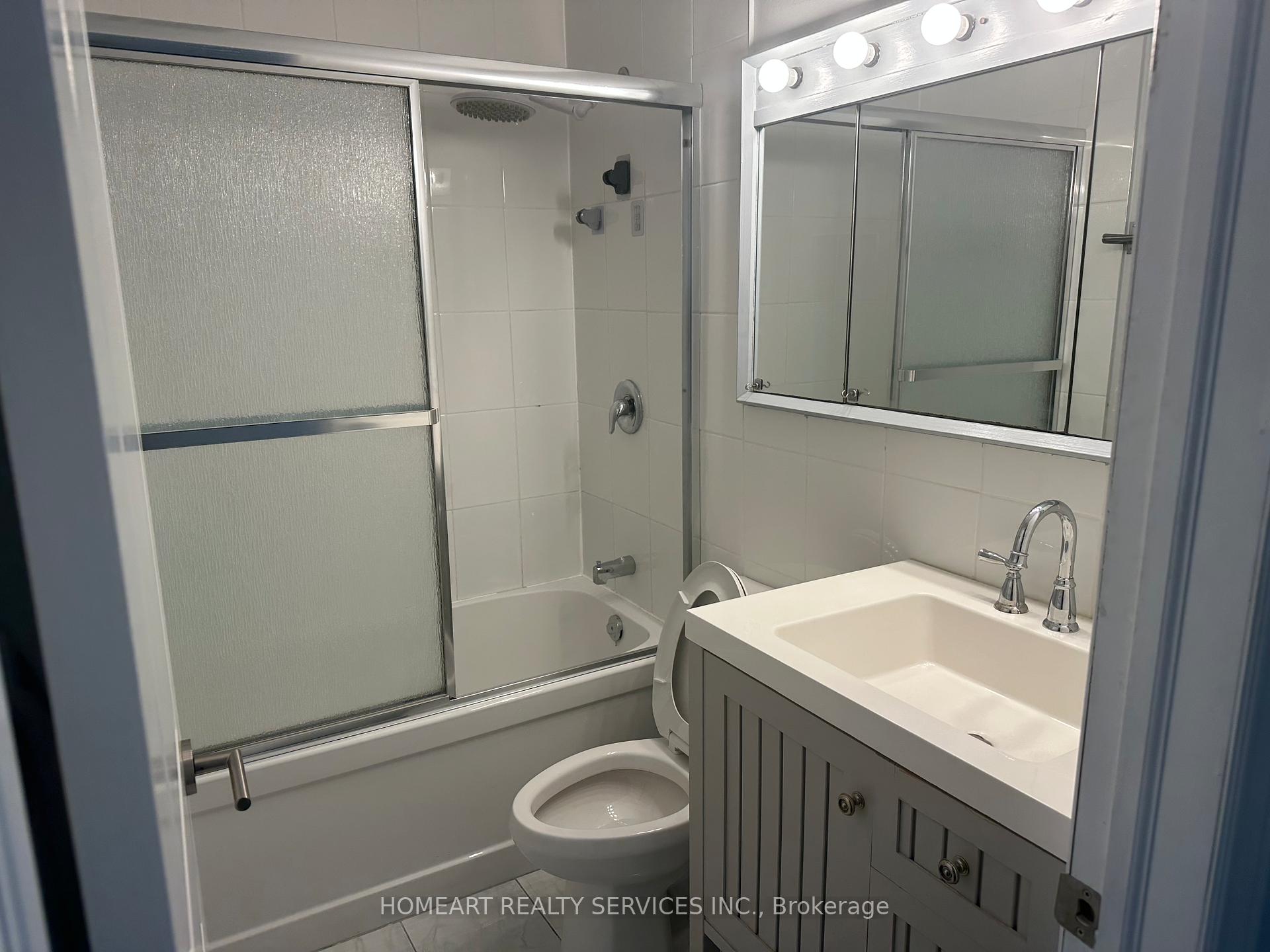 Photo 8 of 69 Chant Crescent, Markham, Unionville — HOMEH