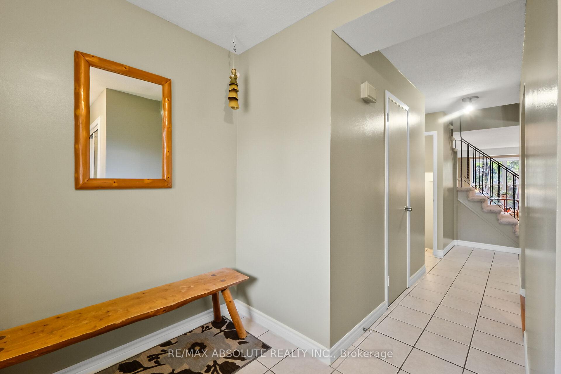 Photo 3 of 219 McCurdy Drive, Ottawa, Kanata - Katimavik — HOMEH