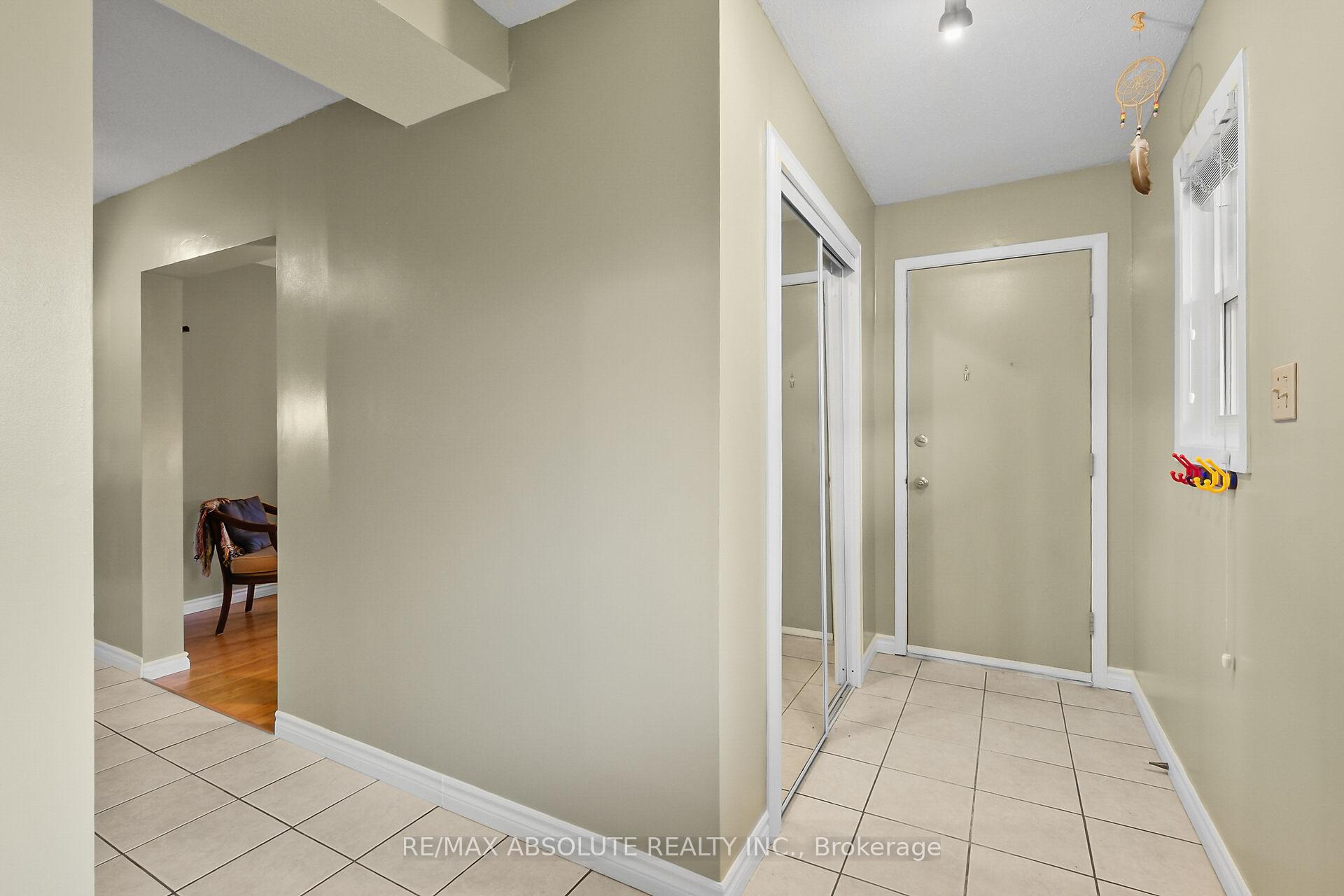 Photo 4 of 219 McCurdy Drive, Ottawa, Kanata - Katimavik — HOMEH