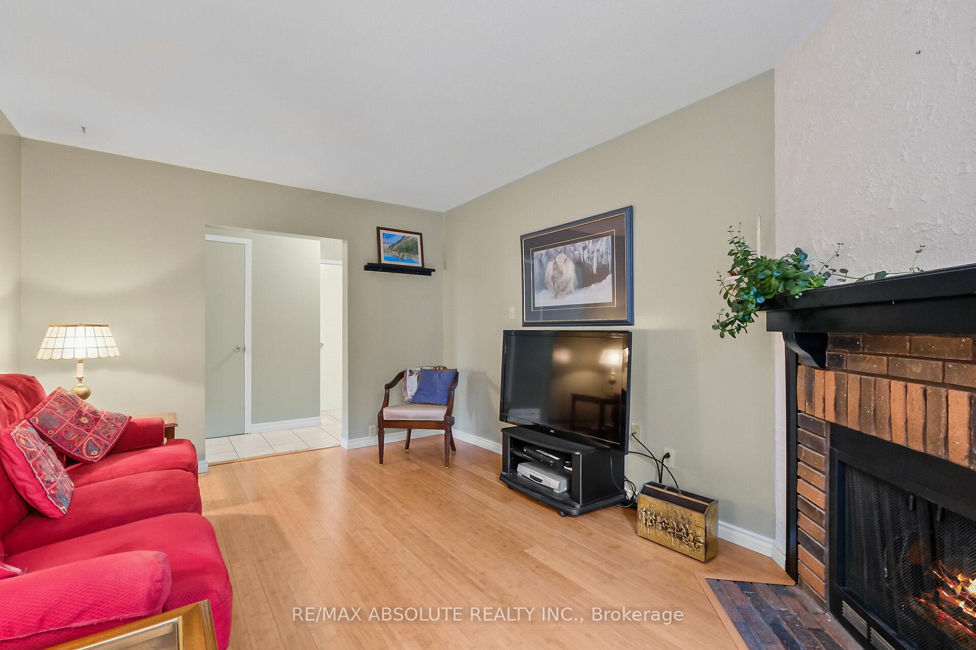 Photo 7 of 219 McCurdy Drive, Ottawa, Kanata - Katimavik — HOMEH