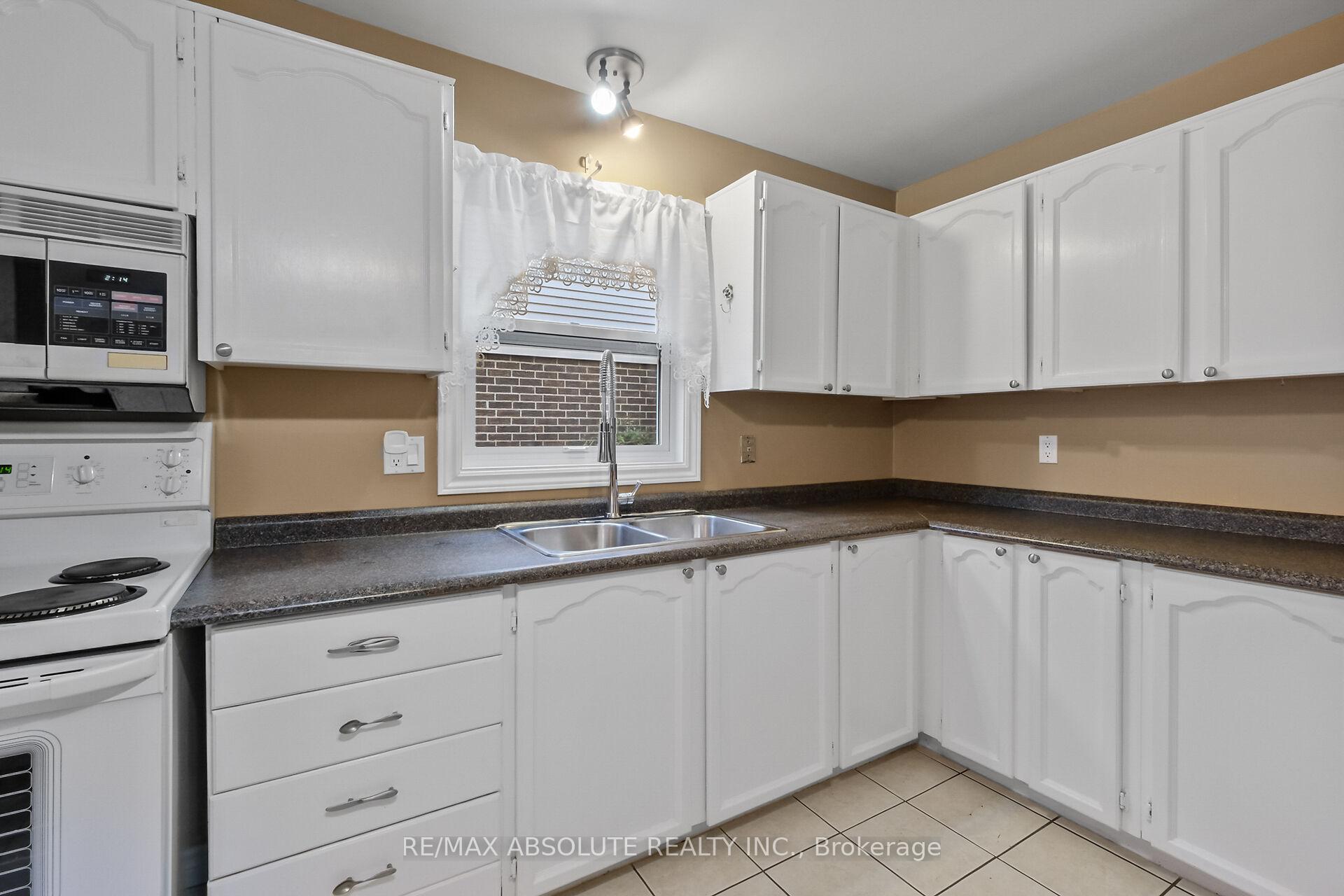 Photo 19 of 219 McCurdy Drive, Ottawa, Kanata - Katimavik — HOMEH