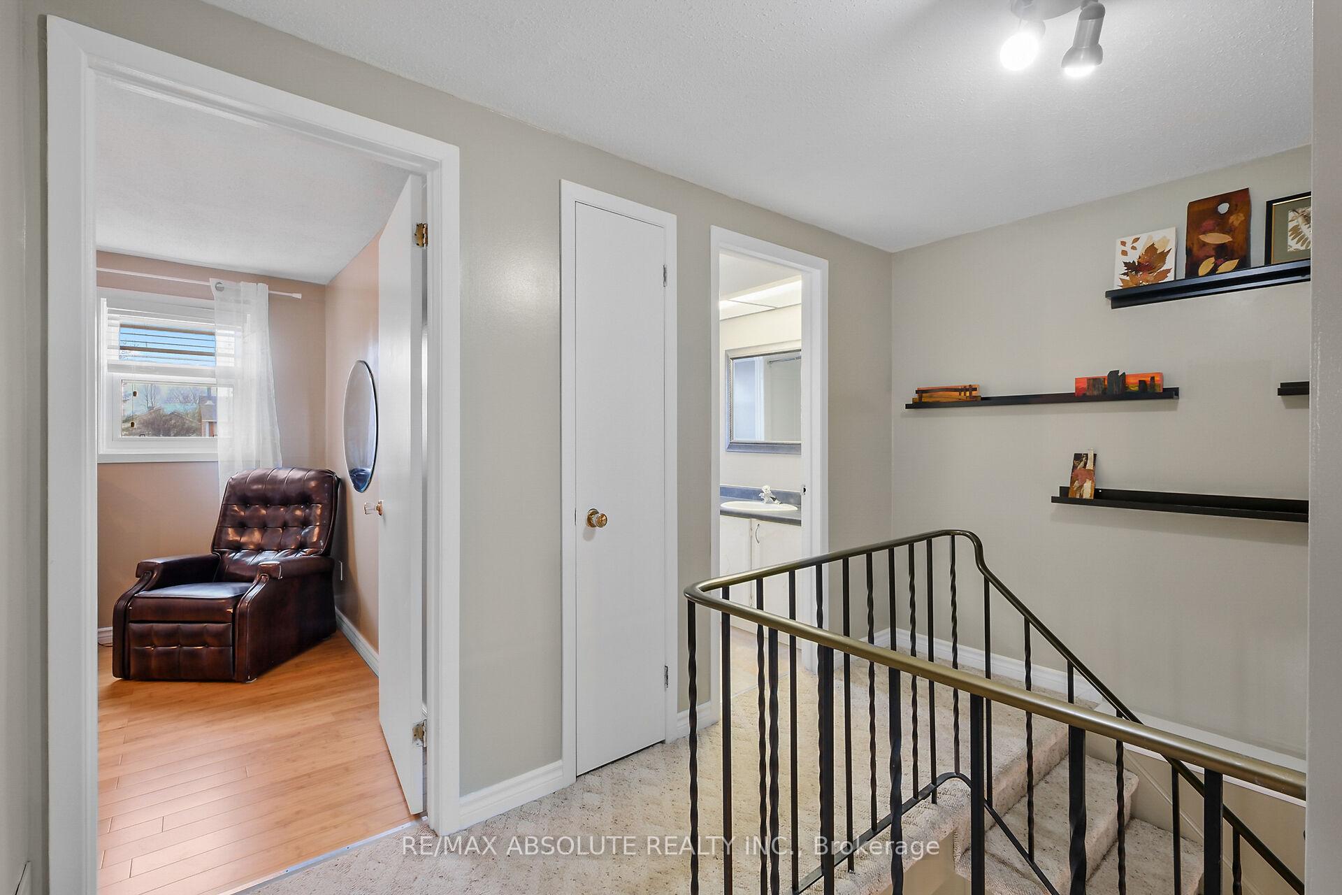 Photo 21 of 219 McCurdy Drive, Ottawa, Kanata - Katimavik — HOMEH