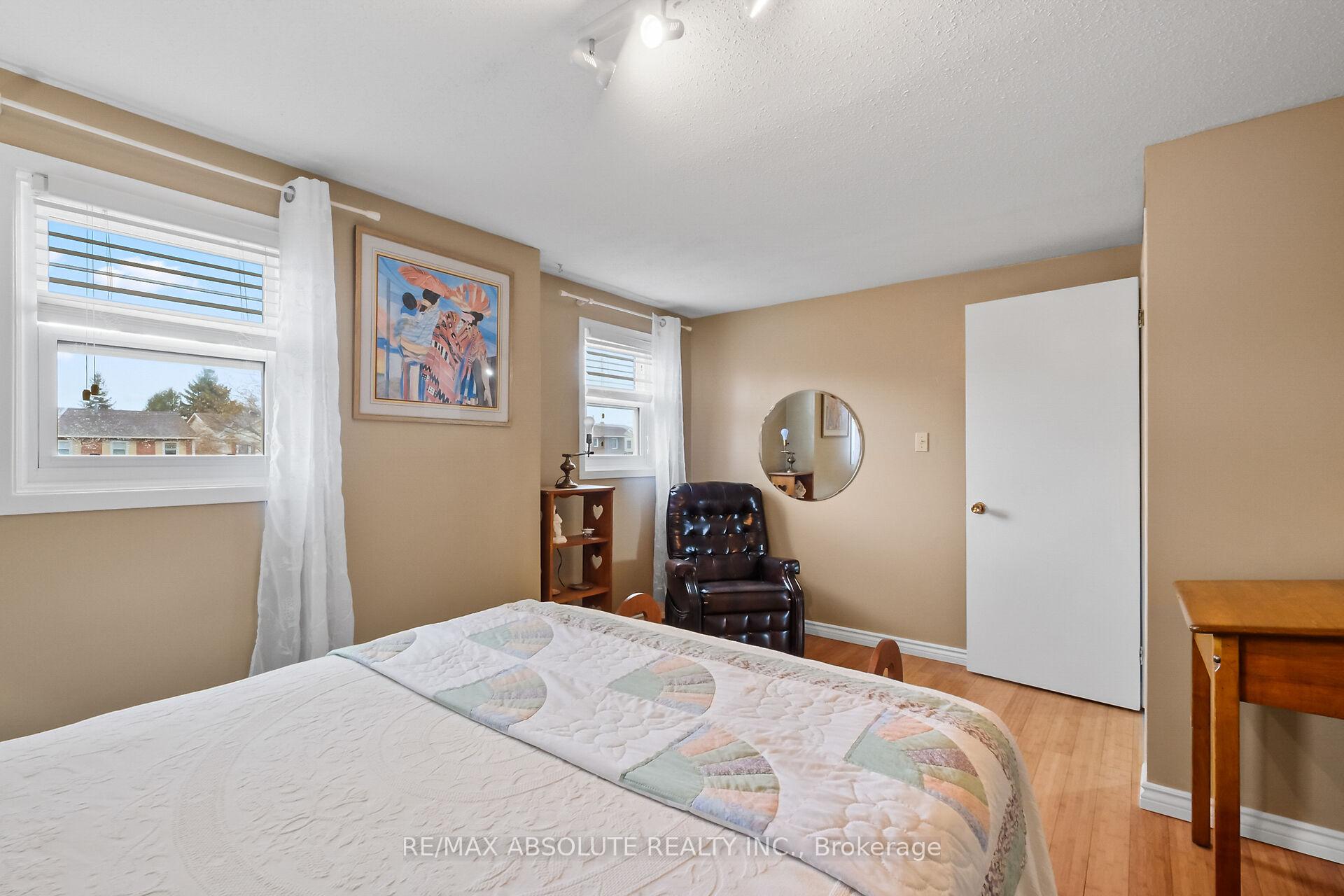 Photo 24 of 219 McCurdy Drive, Ottawa, Kanata - Katimavik — HOMEH