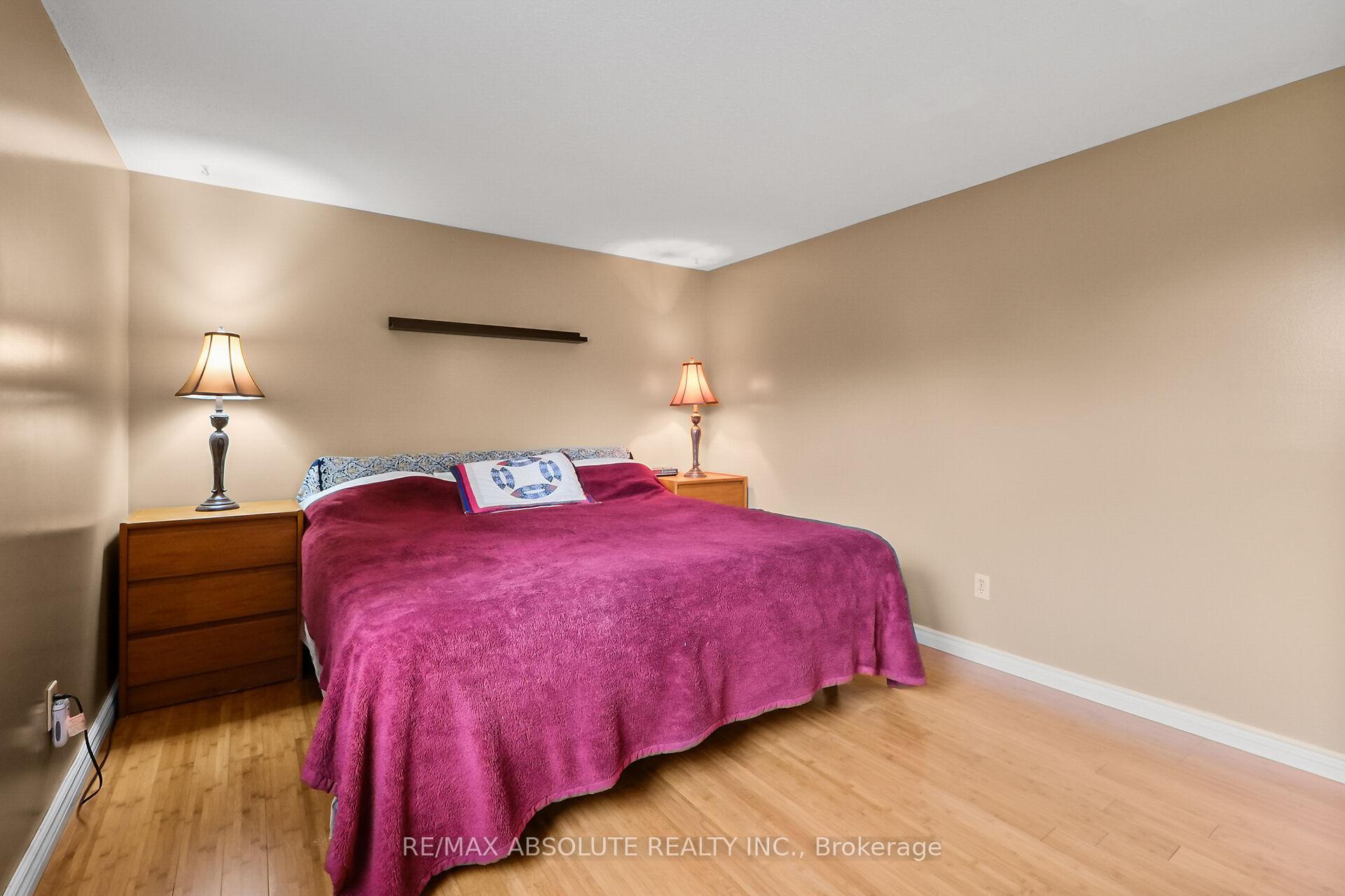 Photo 33 of 219 McCurdy Drive, Ottawa, Kanata - Katimavik — HOMEH