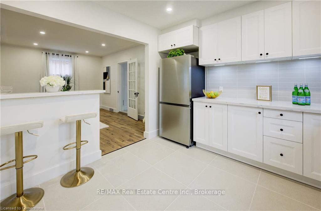 Photo 10 of 268 Cameron Street N, Kitchener — HOMEH