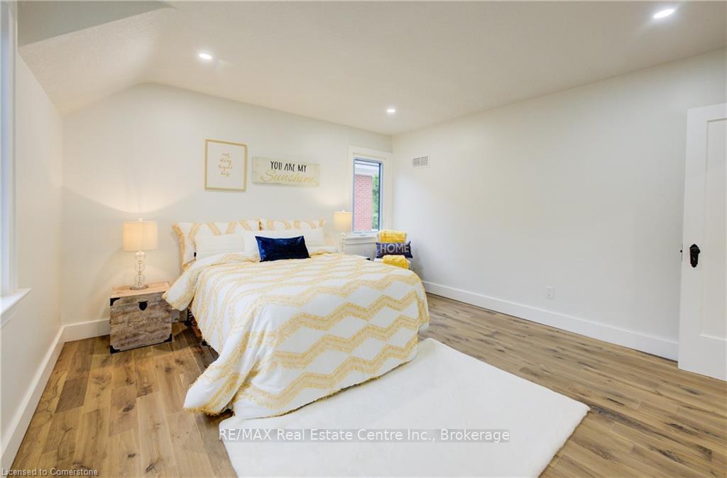 Photo 21 of 268 Cameron Street N, Kitchener — HOMEH