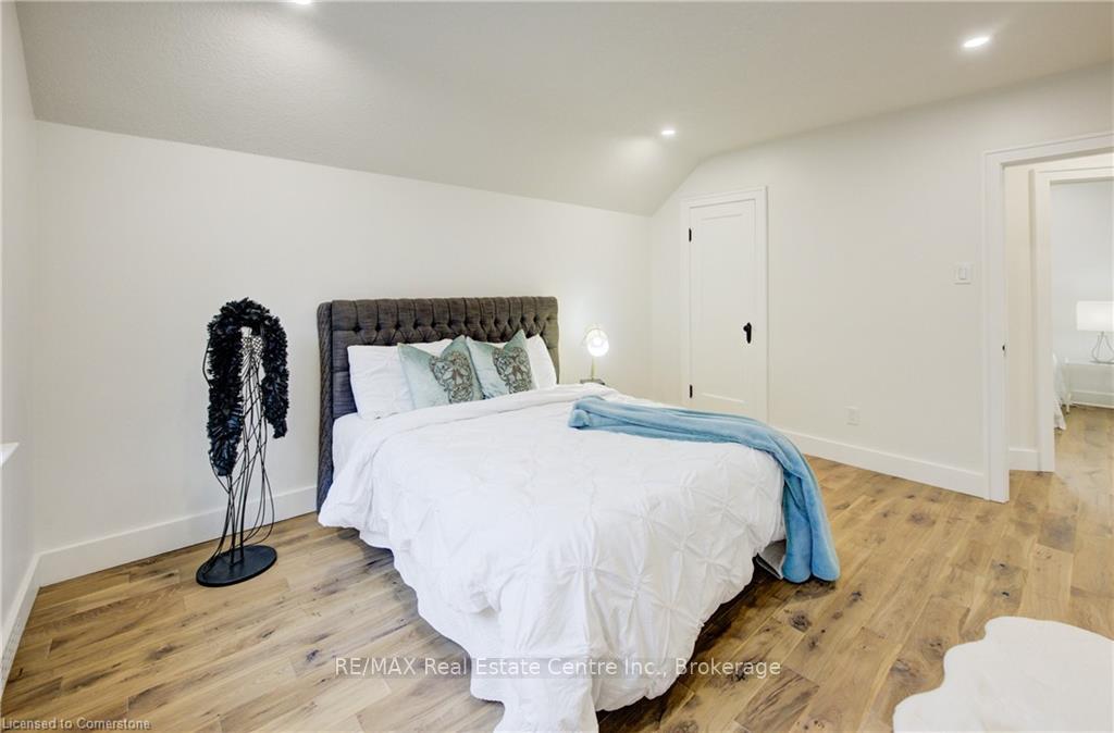 Photo 22 of 268 Cameron Street N, Kitchener — HOMEH